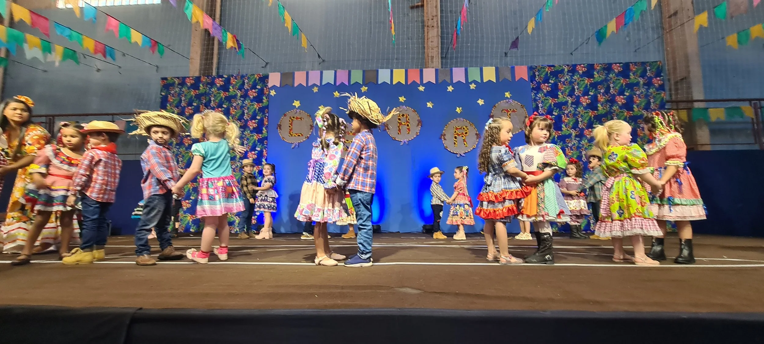 Colégio CEART celebra a tradição junina com alegria e animação. - 25º Festa Junina 2023 Colégio CEART celebra a tradição junina com alegria e animação. - 25º Festa Junina 2023