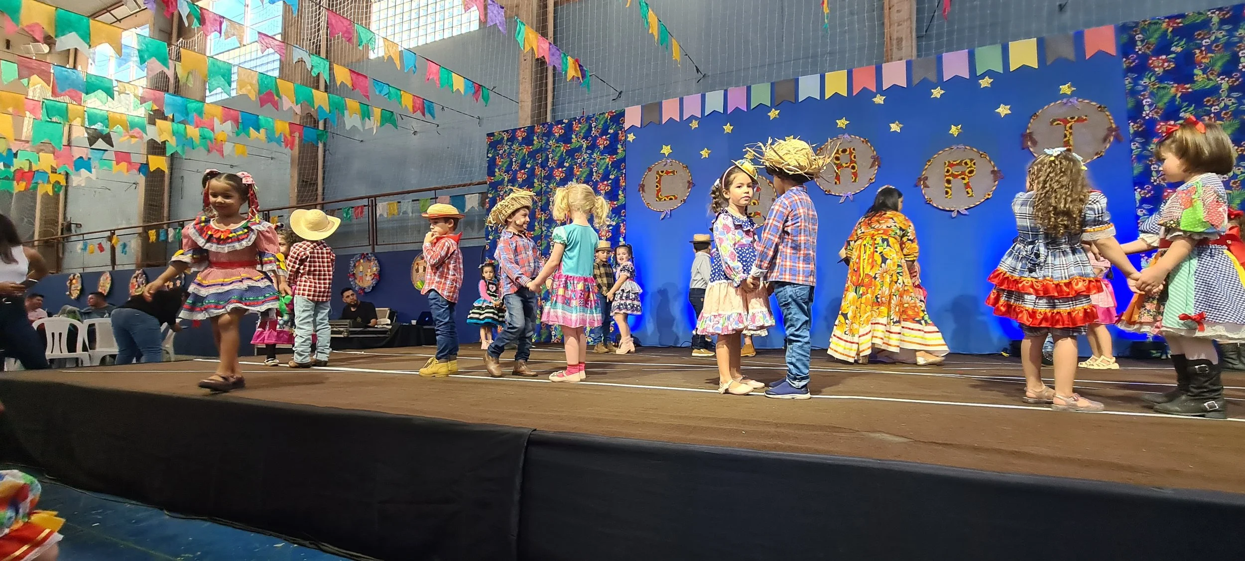 Colégio CEART celebra a tradição junina com alegria e animação. - 25º Festa Junina 2023 Colégio CEART celebra a tradição junina com alegria e animação. - 25º Festa Junina 2023