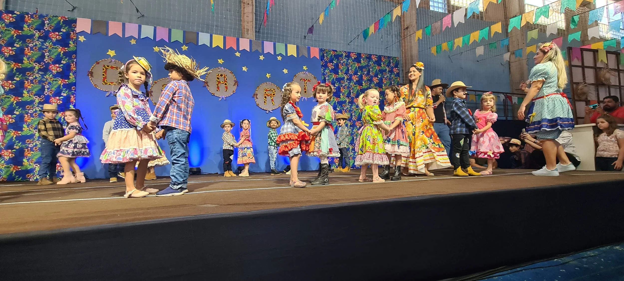Colégio CEART celebra a tradição junina com alegria e animação. - 25º Festa Junina 2023 Colégio CEART celebra a tradição junina com alegria e animação. - 25º Festa Junina 2023