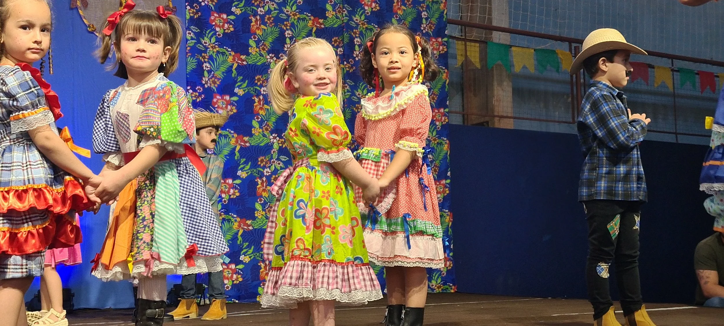 Colégio CEART celebra a tradição junina com alegria e animação. - 25º Festa Junina 2023 Colégio CEART celebra a tradição junina com alegria e animação. - 25º Festa Junina 2023