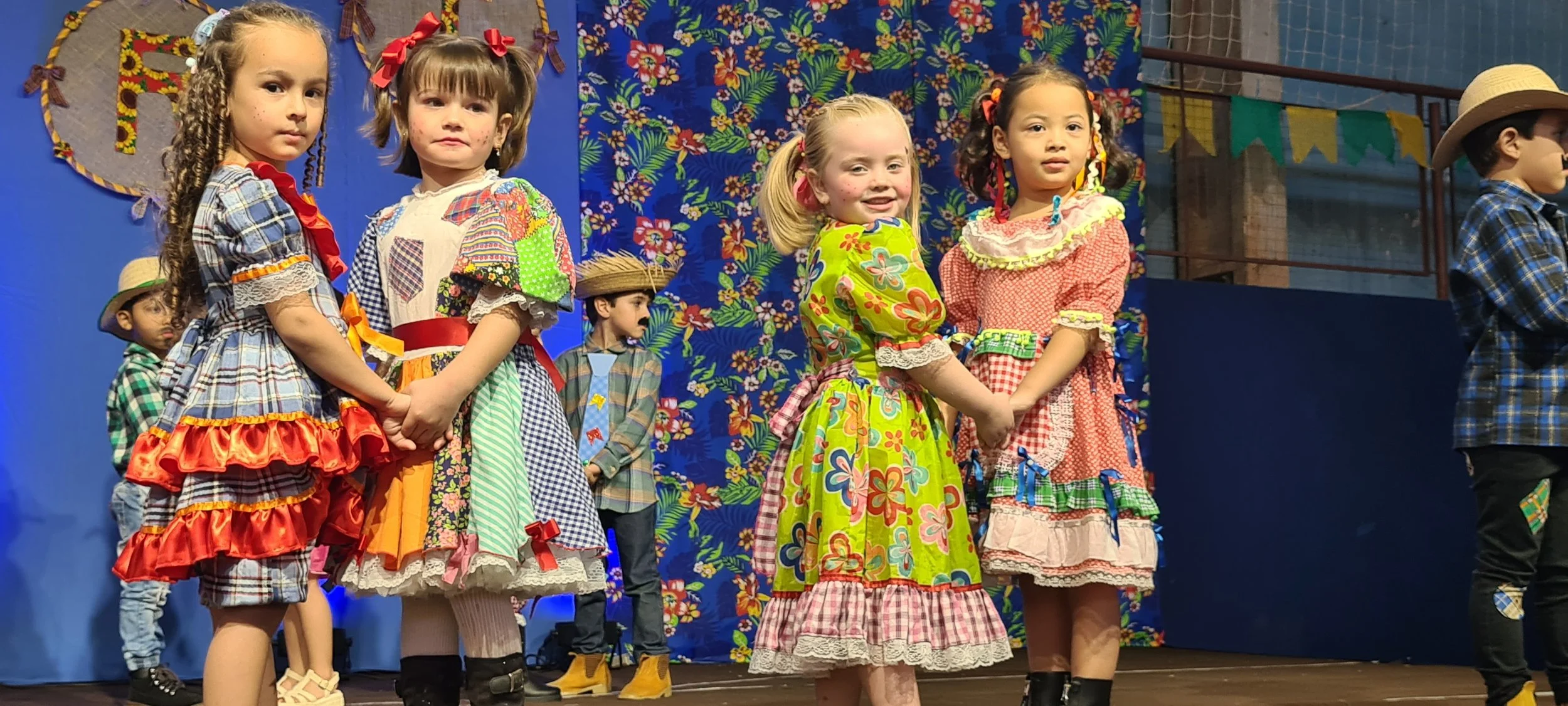 Colégio CEART celebra a tradição junina com alegria e animação. - 25º Festa Junina 2023 Colégio CEART celebra a tradição junina com alegria e animação. - 25º Festa Junina 2023