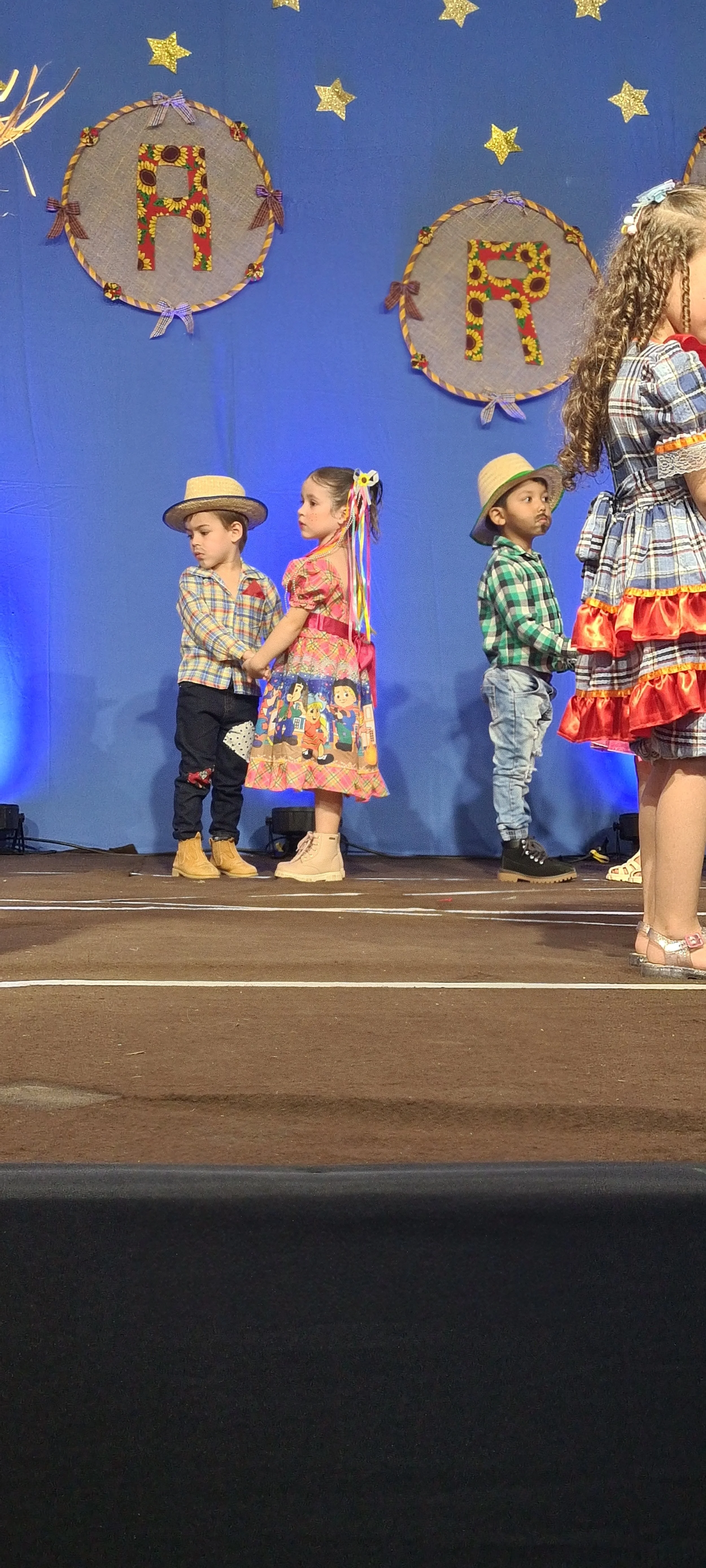 Colégio CEART celebra a tradição junina com alegria e animação. - 25º Festa Junina 2023 Colégio CEART celebra a tradição junina com alegria e animação. - 25º Festa Junina 2023