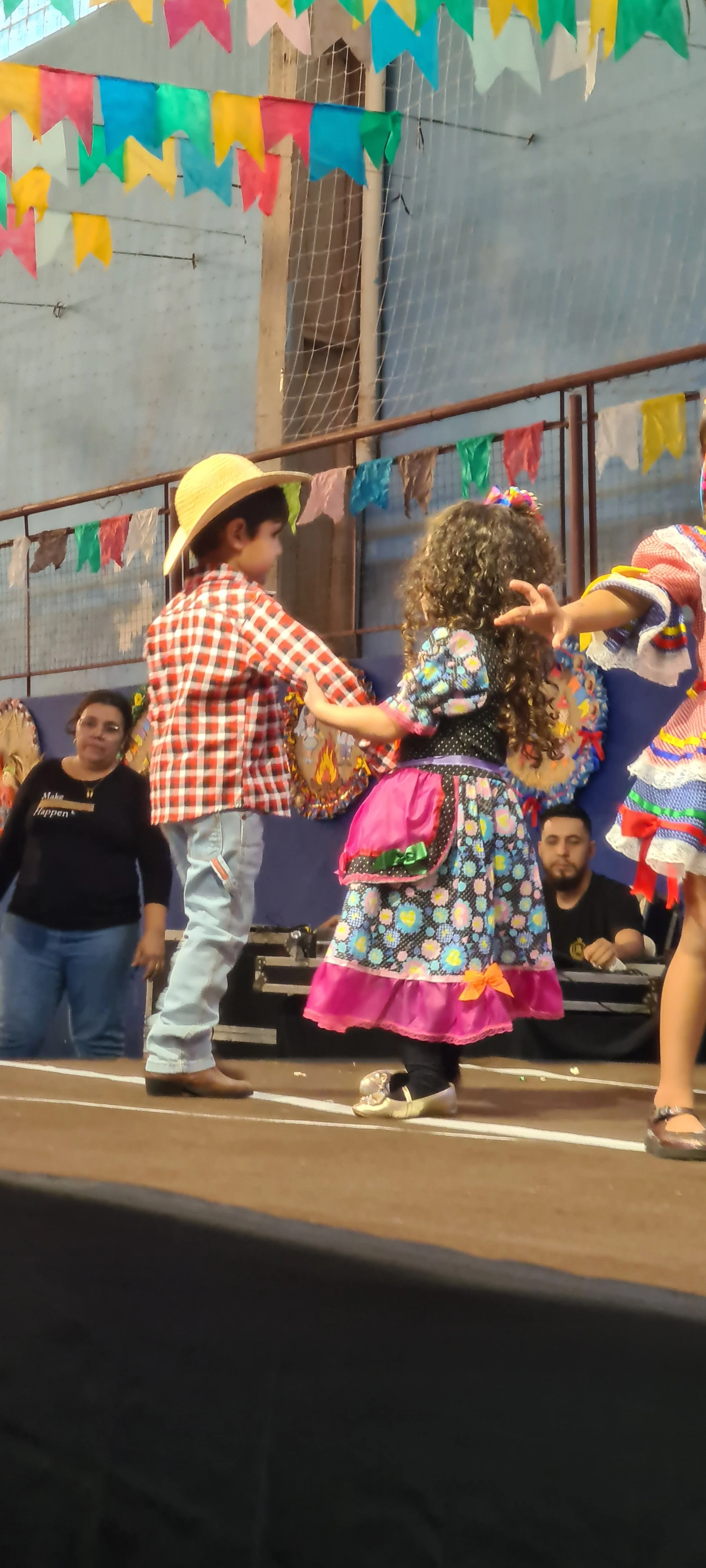 Colégio CEART celebra a tradição junina com alegria e animação. - 25º Festa Junina 2023 Colégio CEART celebra a tradição junina com alegria e animação. - 25º Festa Junina 2023