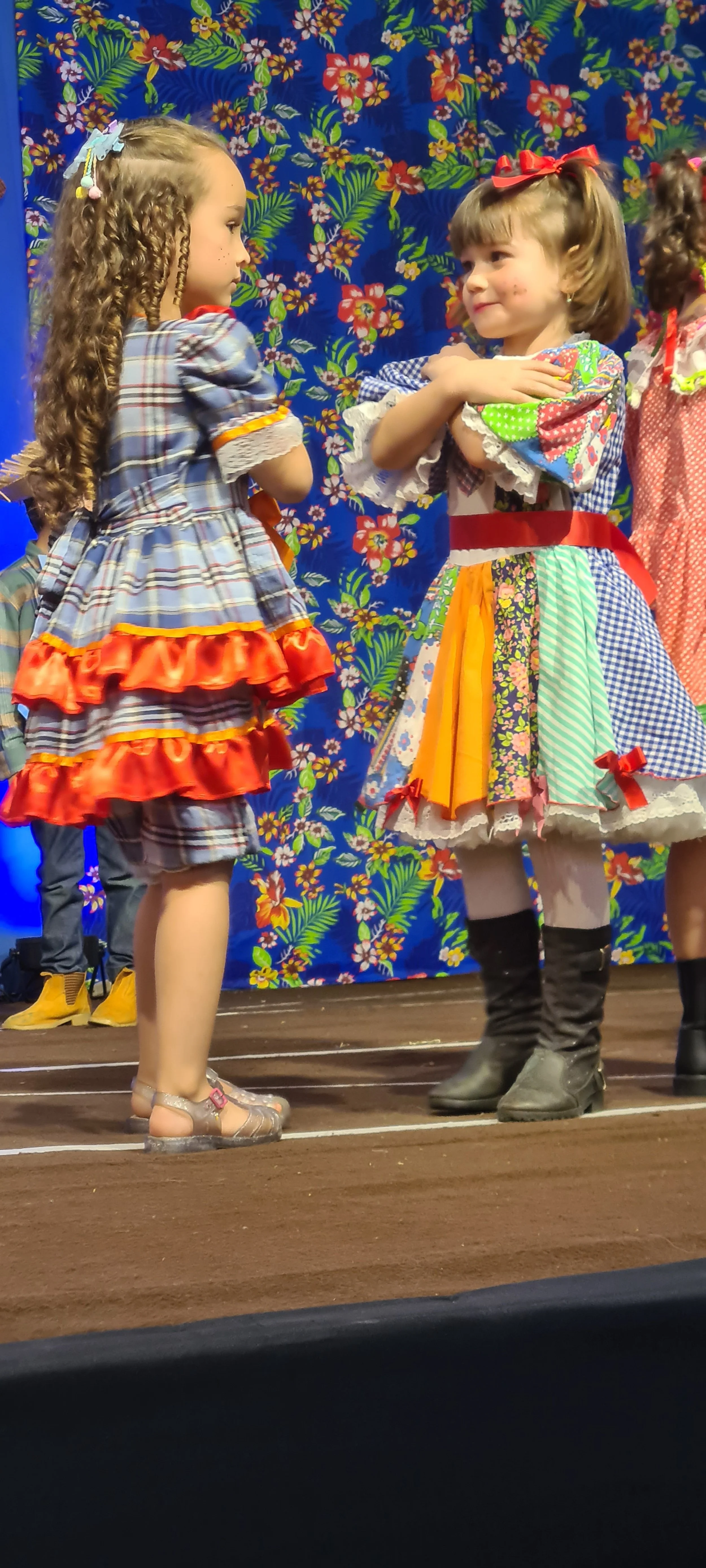 Colégio CEART celebra a tradição junina com alegria e animação. - 25º Festa Junina 2023 Colégio CEART celebra a tradição junina com alegria e animação. - 25º Festa Junina 2023