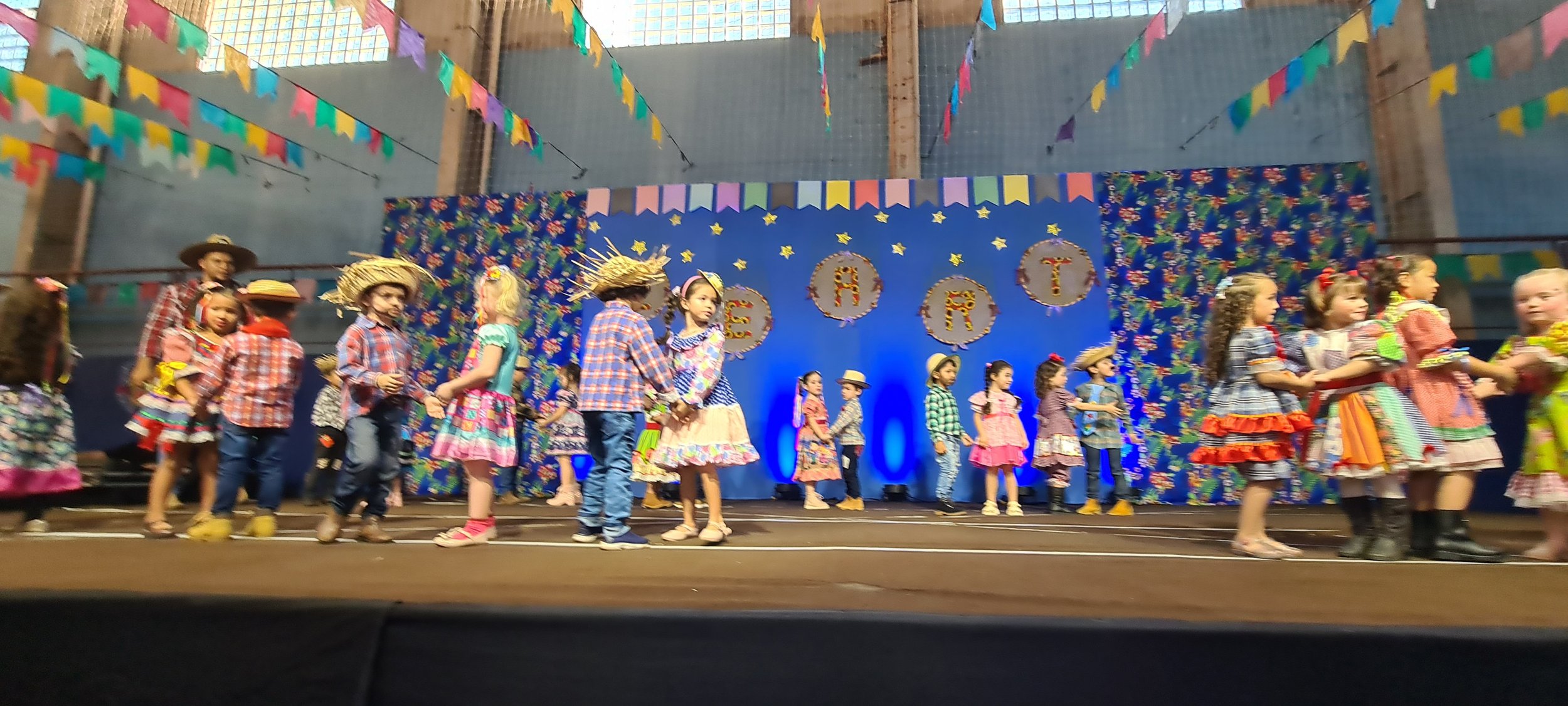 Colégio CEART celebra a tradição junina com alegria e animação. - 25º Festa Junina 2023 Colégio CEART celebra a tradição junina com alegria e animação. - 25º Festa Junina 2023