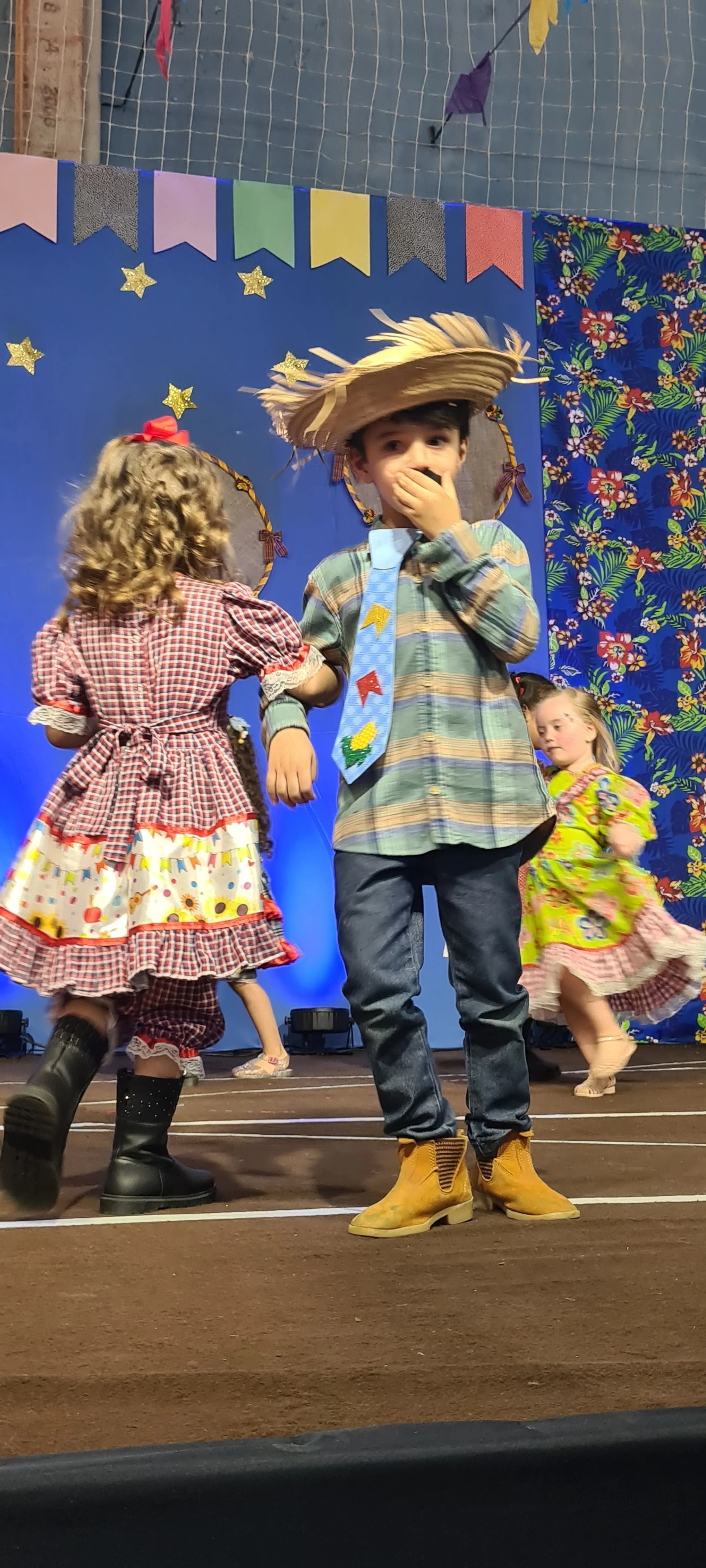 Colégio CEART celebra a tradição junina com alegria e animação. - 25º Festa Junina 2023 Colégio CEART celebra a tradição junina com alegria e animação. - 25º Festa Junina 2023