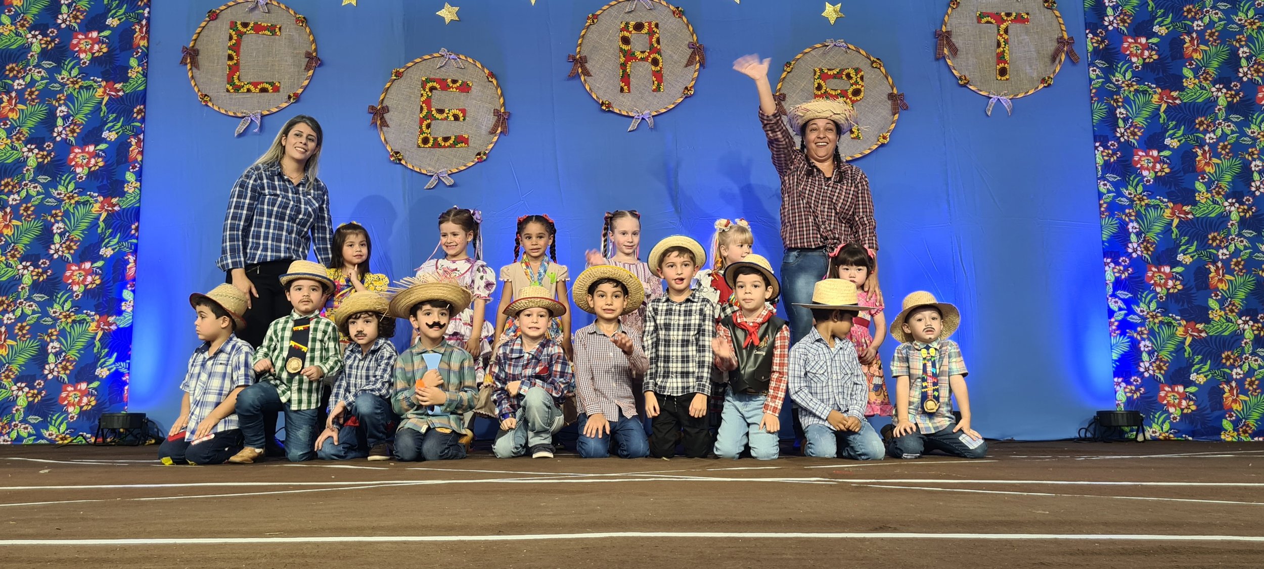 Colégio CEART celebra a tradição junina com alegria e animação. - 25º Festa Junina 2023 Colégio CEART celebra a tradição junina com alegria e animação. - 25º Festa Junina 2023