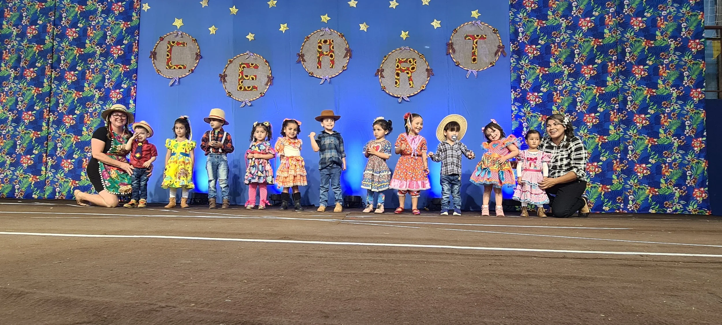 Colégio CEART celebra a tradição junina com alegria e animação. - 25º Festa Junina 2023 Colégio CEART celebra a tradição junina com alegria e animação. - 25º Festa Junina 2023