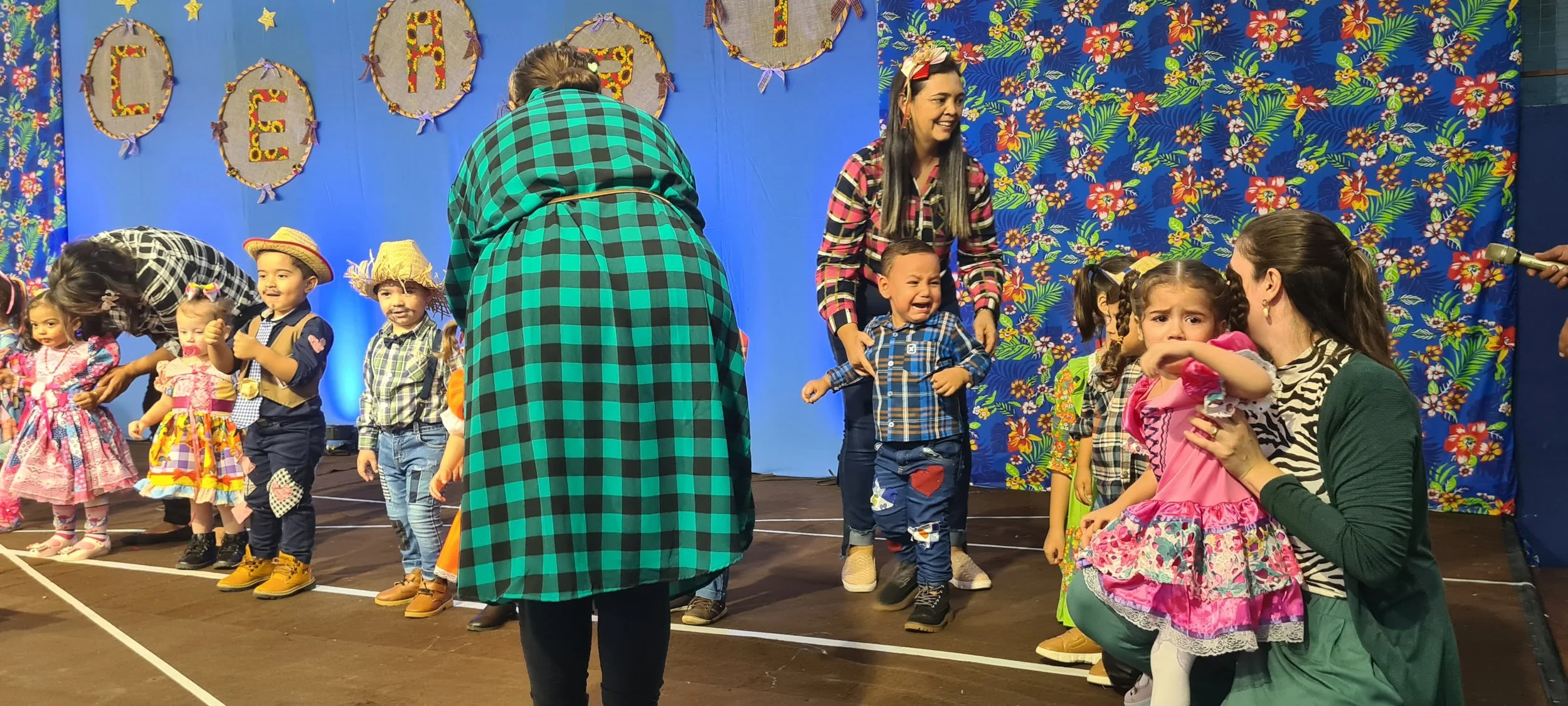 Colégio CEART celebra a tradição junina com alegria e animação. - 25º Festa Junina 2023 Colégio CEART celebra a tradição junina com alegria e animação. - 25º Festa Junina 2023