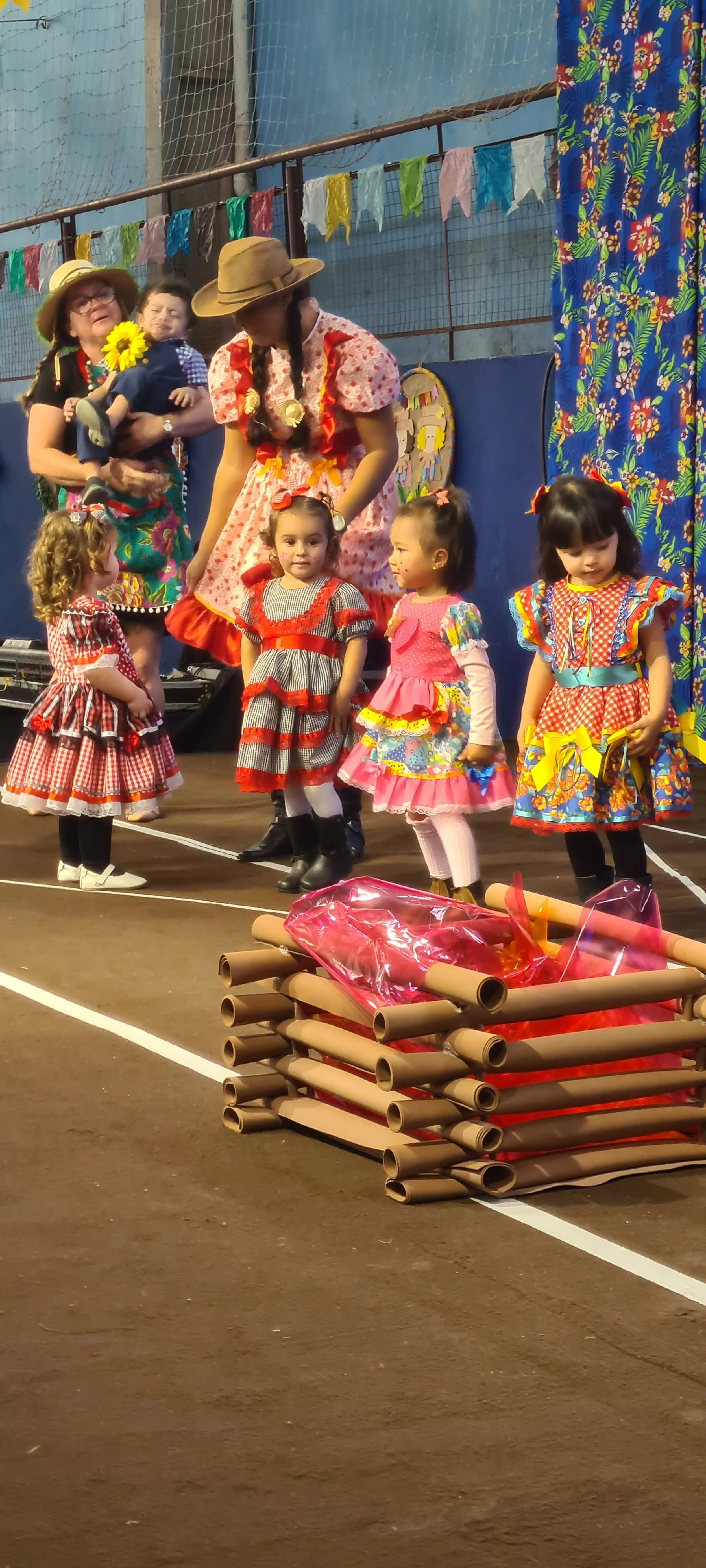 Colégio CEART celebra a tradição junina com alegria e animação. - 25º Festa Junina 2023 Colégio CEART celebra a tradição junina com alegria e animação. - 25º Festa Junina 2023