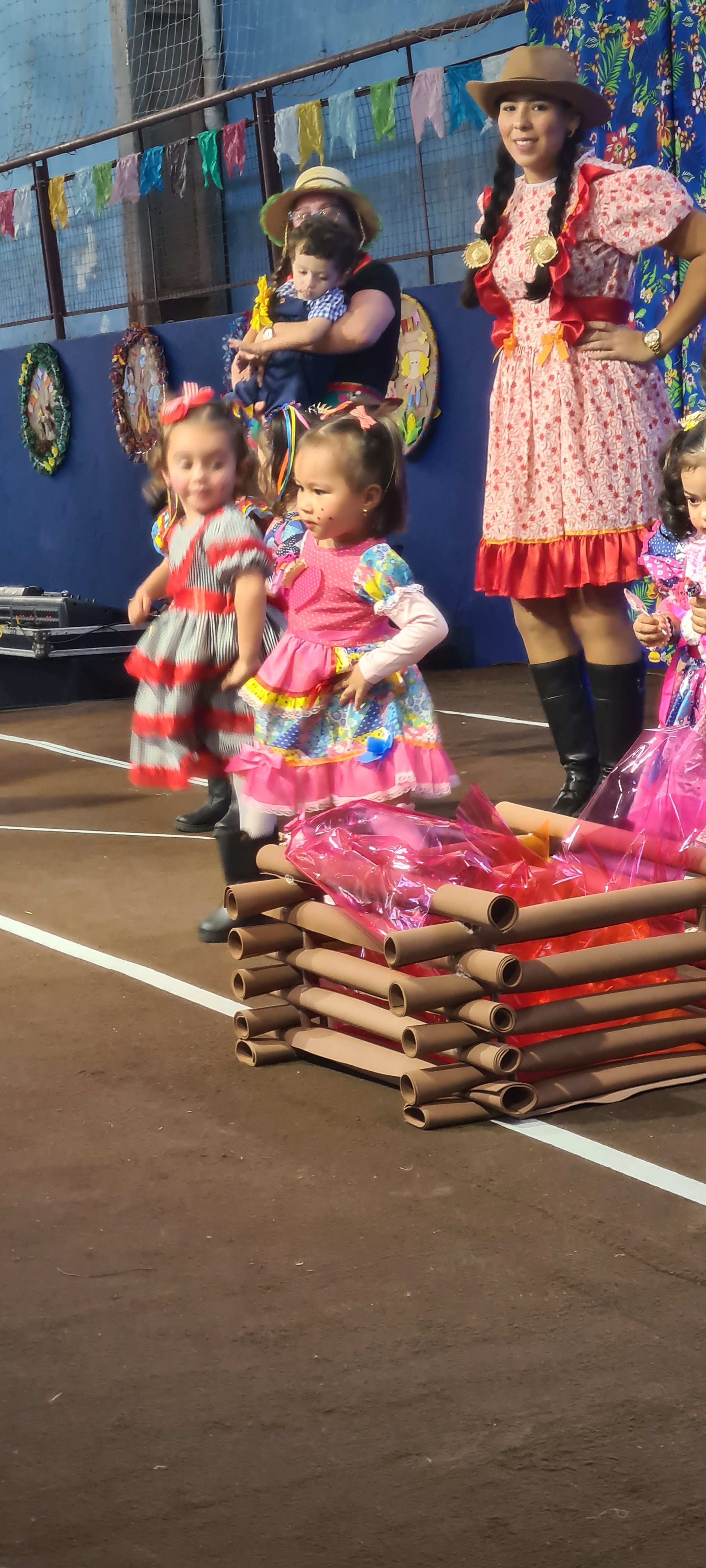 Colégio CEART celebra a tradição junina com alegria e animação. - 25º Festa Junina 2023 Colégio CEART celebra a tradição junina com alegria e animação. - 25º Festa Junina 2023