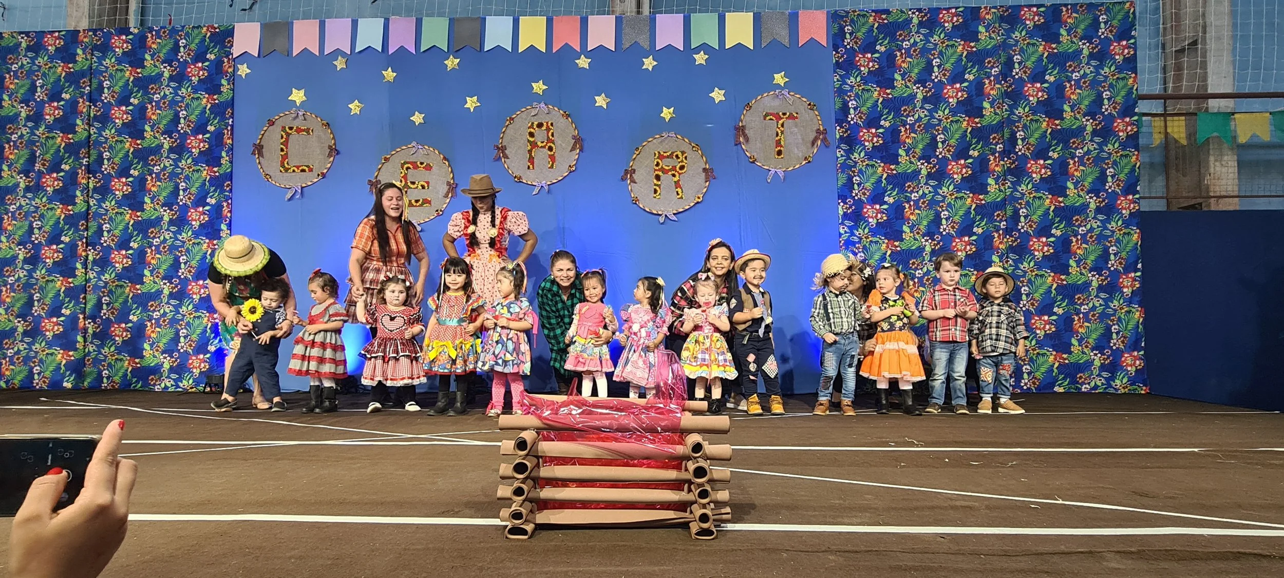 Colégio CEART celebra a tradição junina com alegria e animação. - 25º Festa Junina 2023 Colégio CEART celebra a tradição junina com alegria e animação. - 25º Festa Junina 2023