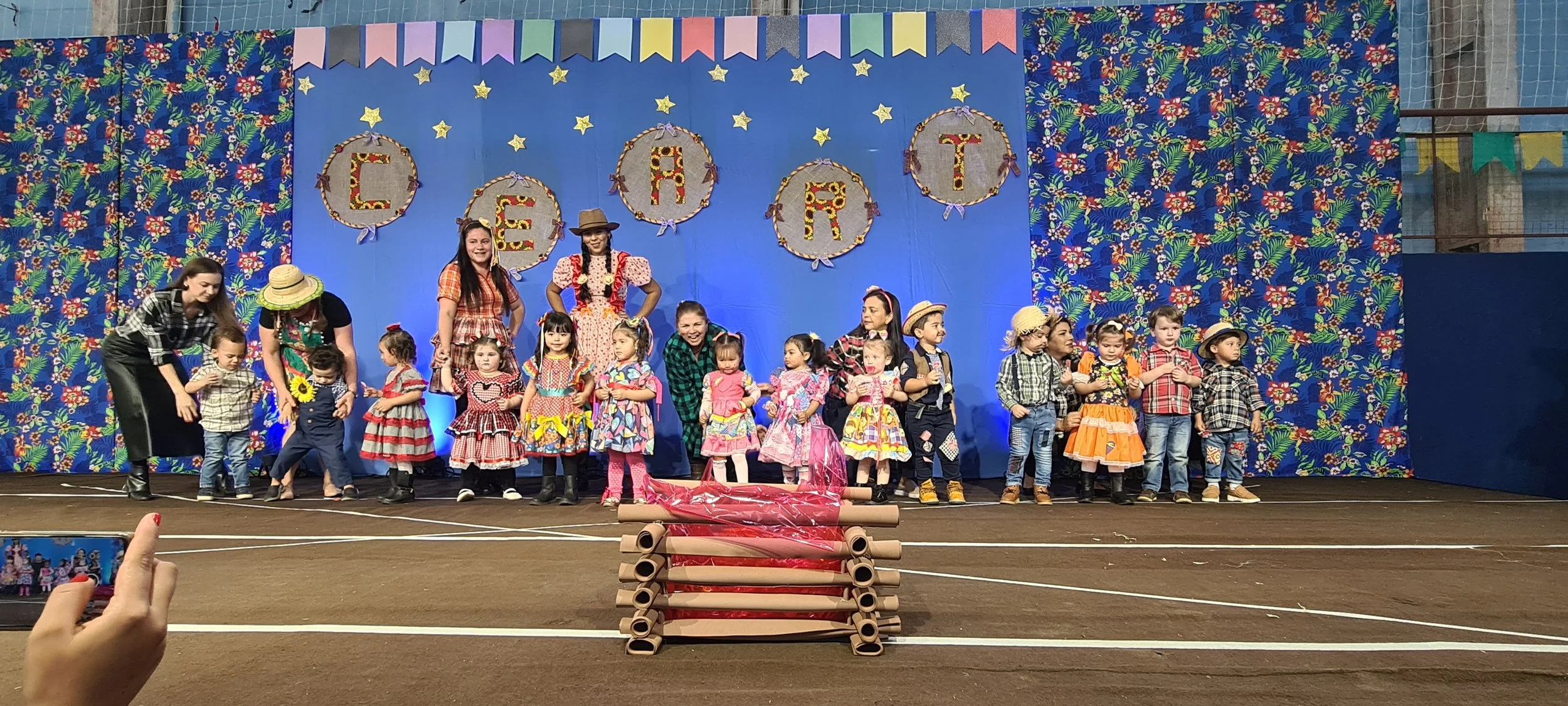 Colégio CEART celebra a tradição junina com alegria e animação. - 25º Festa Junina 2023 Colégio CEART celebra a tradição junina com alegria e animação. - 25º Festa Junina 2023