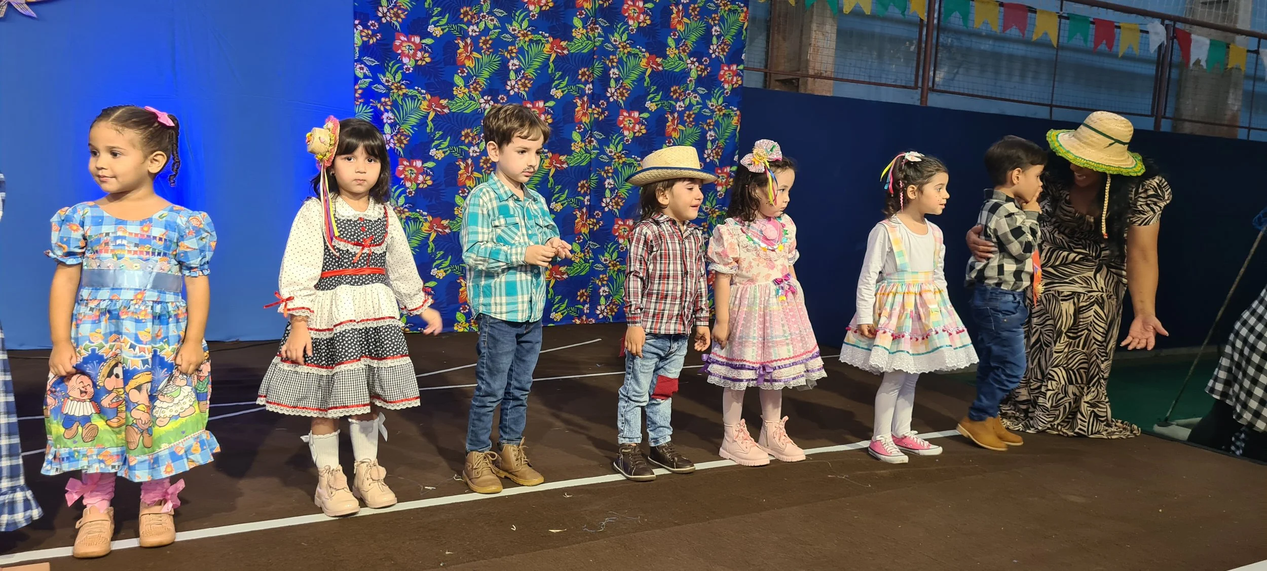 Colégio CEART celebra a tradição junina com alegria e animação. - 25º Festa Junina 2023 Colégio CEART celebra a tradição junina com alegria e animação. - 25º Festa Junina 2023