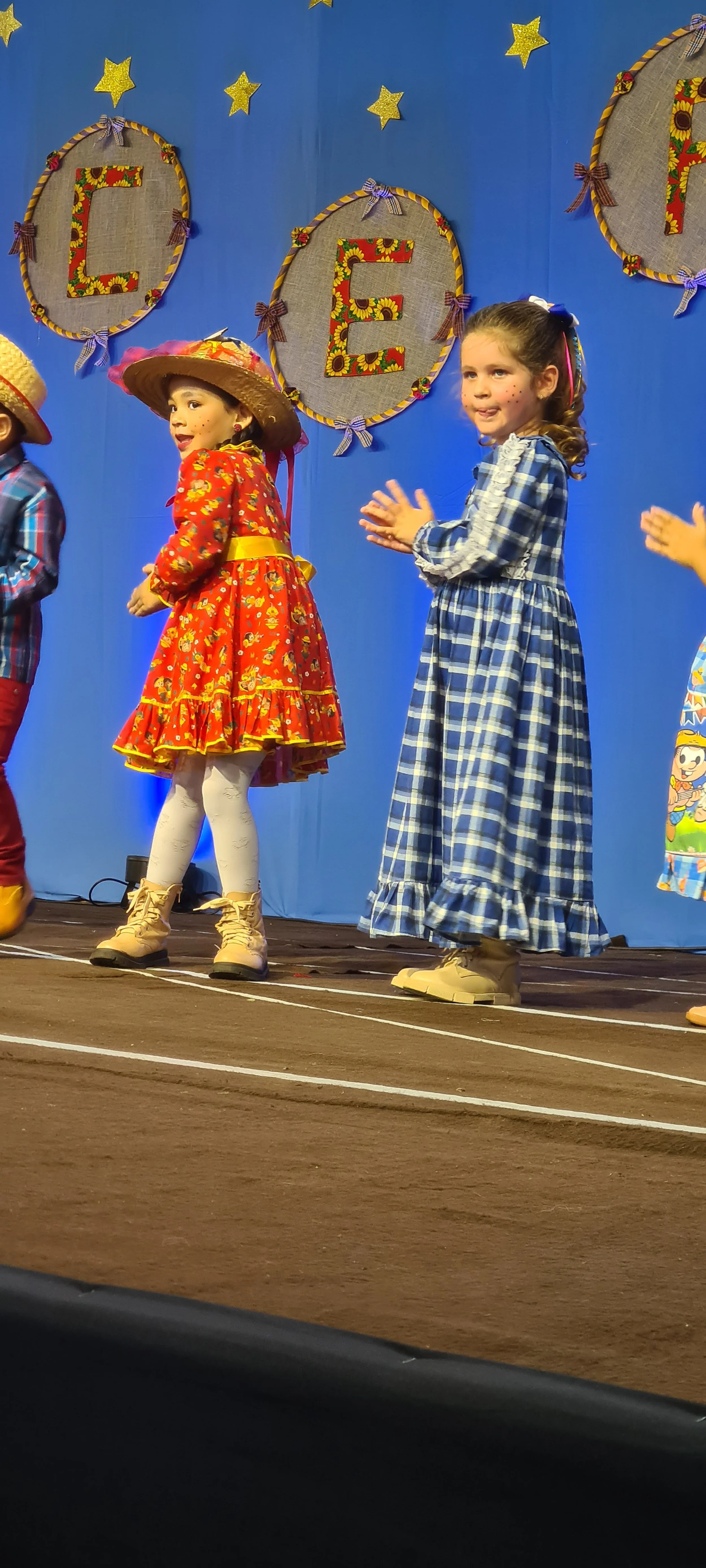 Colégio CEART celebra a tradição junina com alegria e animação. - 25º Festa Junina 2023 Colégio CEART celebra a tradição junina com alegria e animação. - 25º Festa Junina 2023