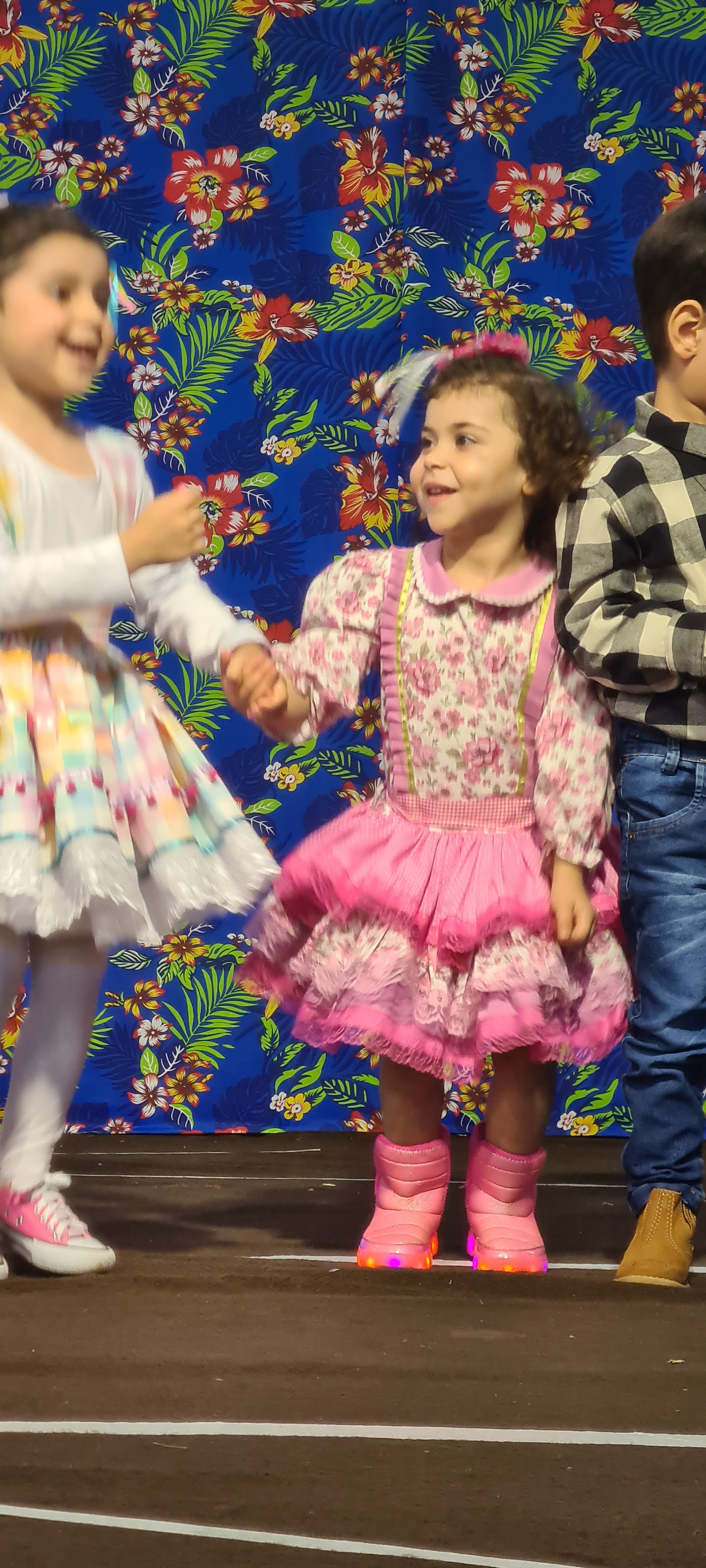 Colégio CEART celebra a tradição junina com alegria e animação. - 25º Festa Junina 2023 Colégio CEART celebra a tradição junina com alegria e animação. - 25º Festa Junina 2023