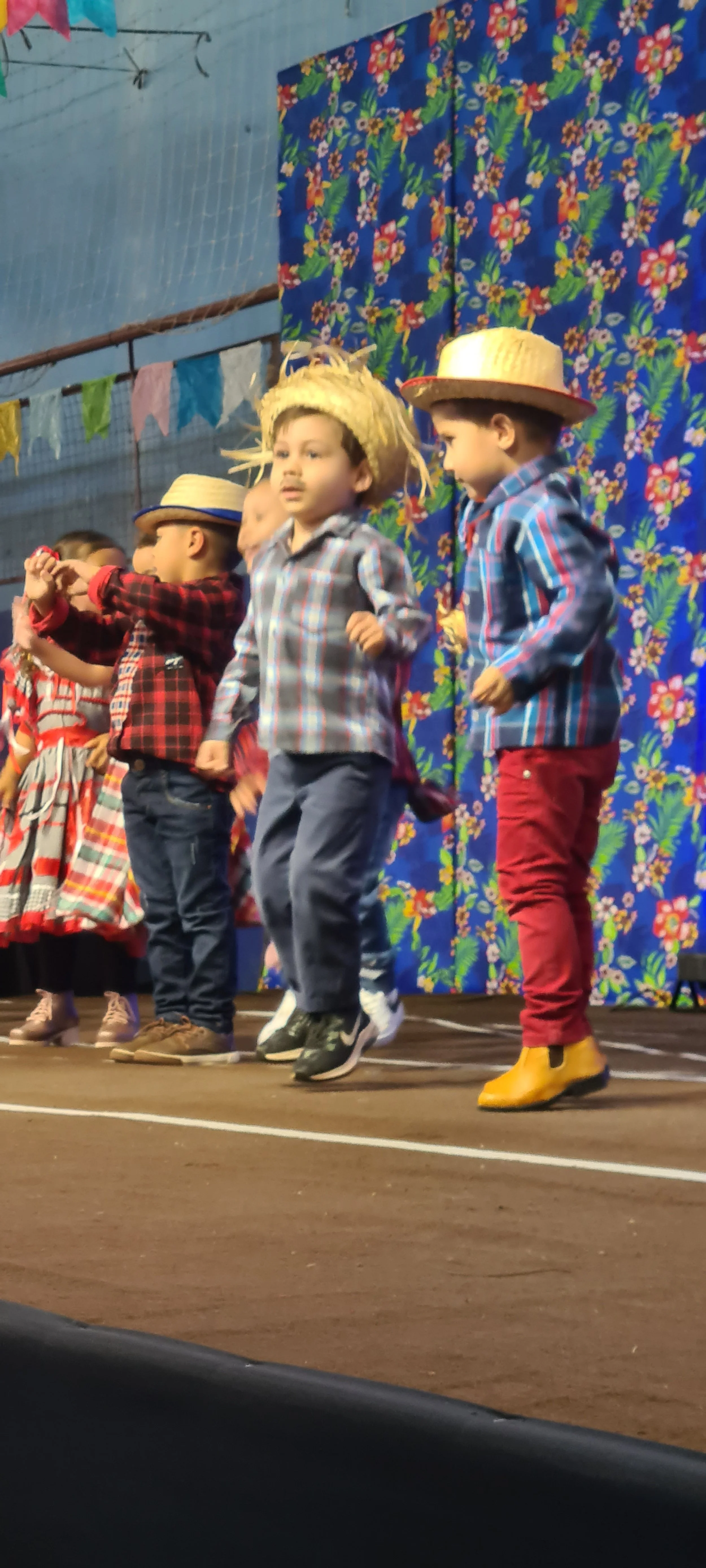Colégio CEART celebra a tradição junina com alegria e animação. - 25º Festa Junina 2023 Colégio CEART celebra a tradição junina com alegria e animação. - 25º Festa Junina 2023