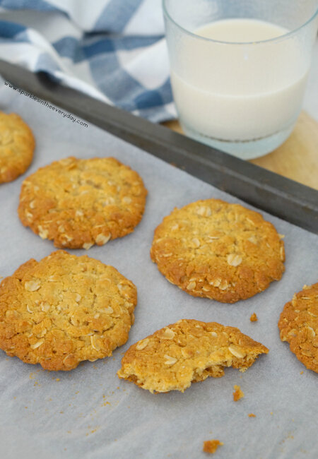 ANZAC Biscuits — Unpackaged