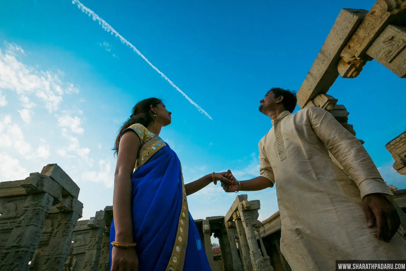 Nandi-Hills-Temple-Lepakshi-bangalore-couple-shoot-candid-sharath-padaru (25).jpg