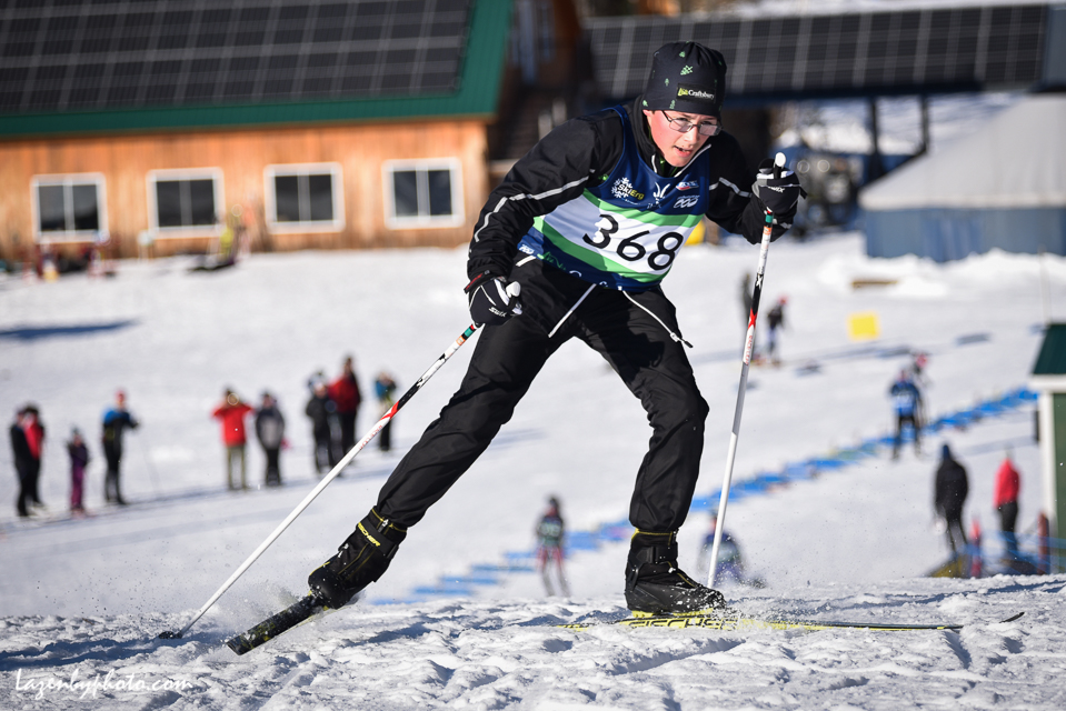 Aidan Moffatt climbs Chip Hill (JL)