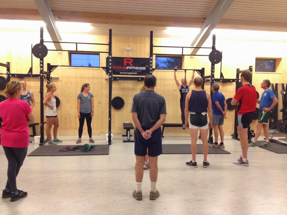  One of our first CrossFit sessions in the new gym. 