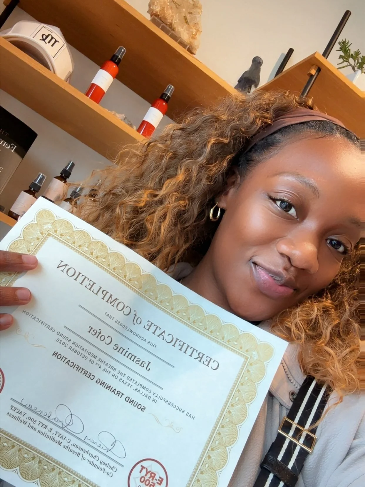 and a new chapter begins 🧚🏽&zwj;♀️

Over the weekend I received my Certification in Sound ✨

I am so grateful to have learned the history and the science of this beautiful tool, but even more excited to be able to share this knowledge! 

I plan on 