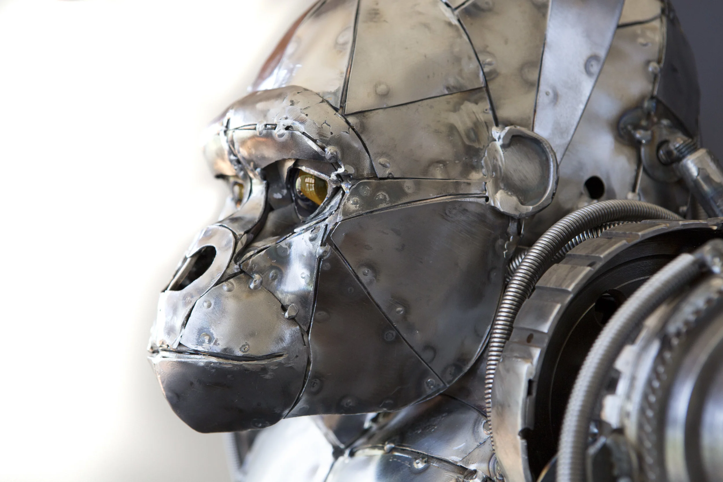 Mechanical metal gorilla -closeup 2.jpg