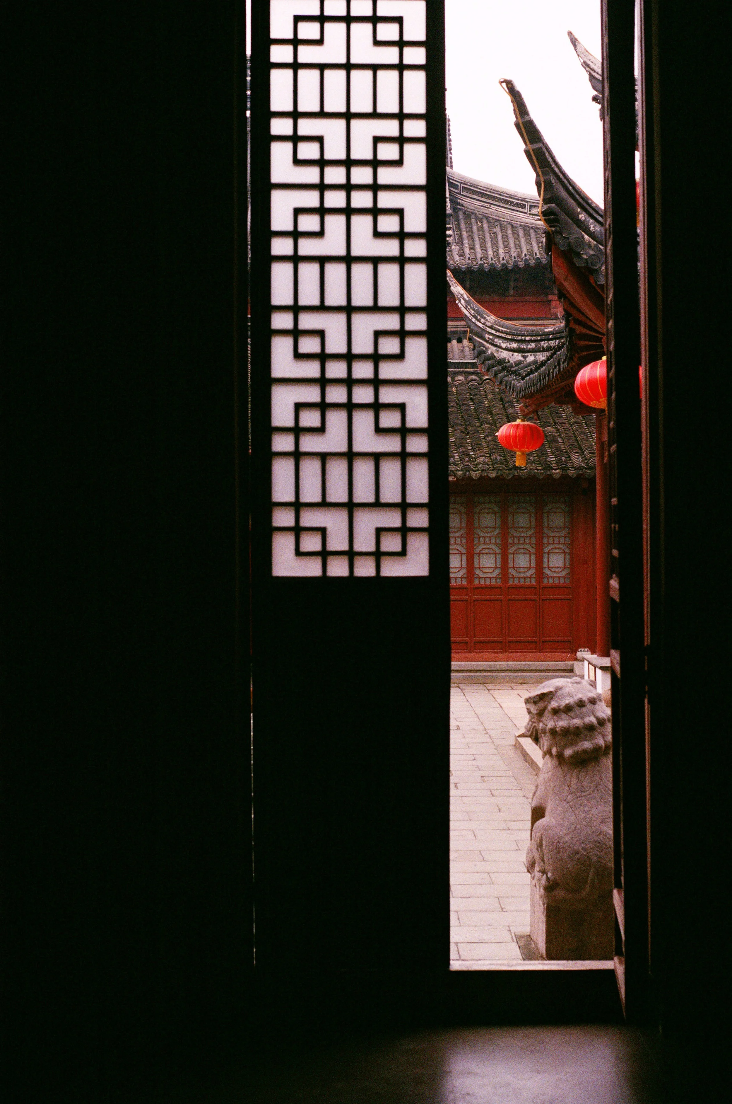 5a6fe0434b4fff00015e28ee_Nanjing cover.jpg