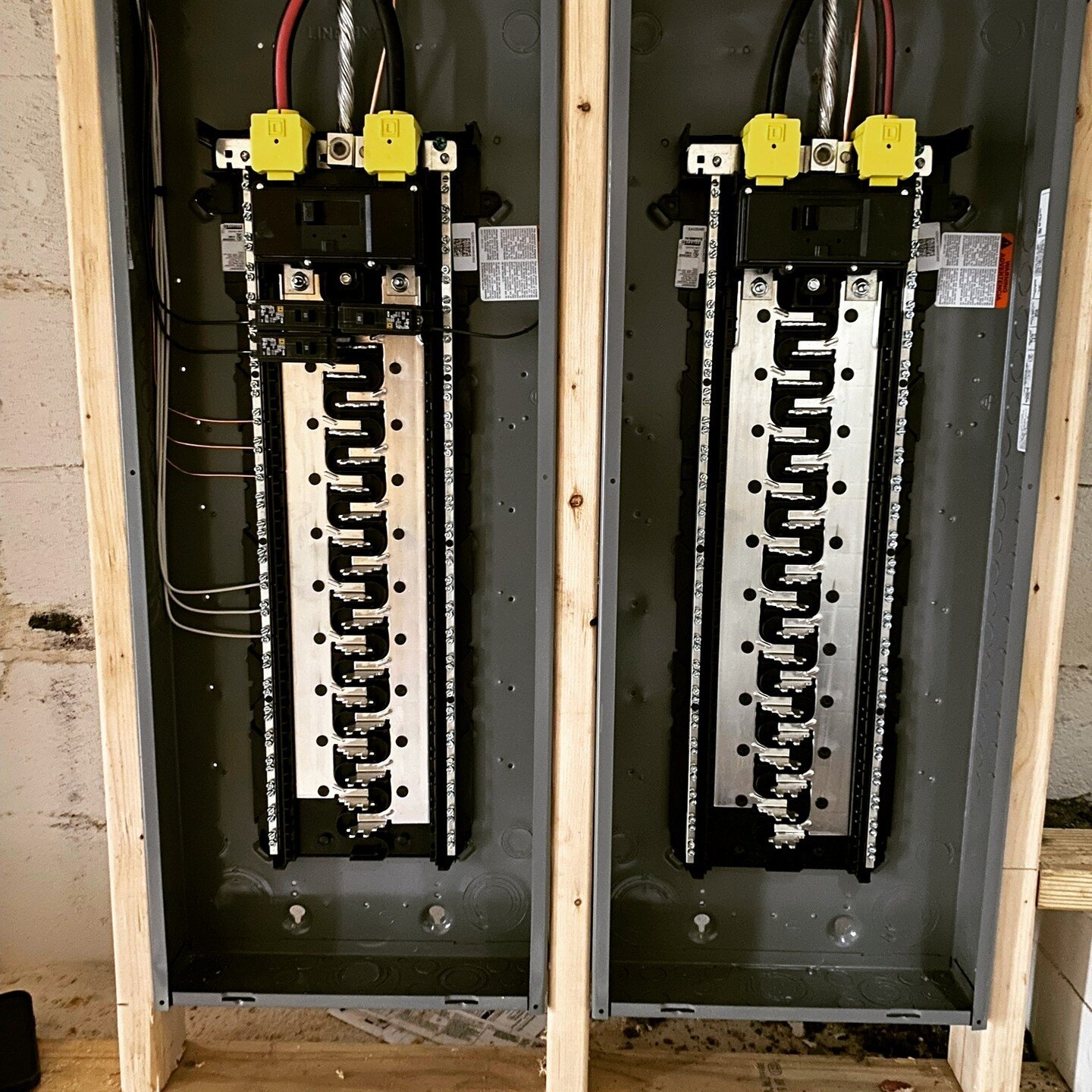 Check out the service upgrade @wireemup completed . . . The homeowner upgraded from 200amp to 400amp. Are you ready for an upgrade? Reach out to for an estimate!
-
-
-
#charlottesvilleelectrician #electrical #charlottesvillehandyman #newconstruction 