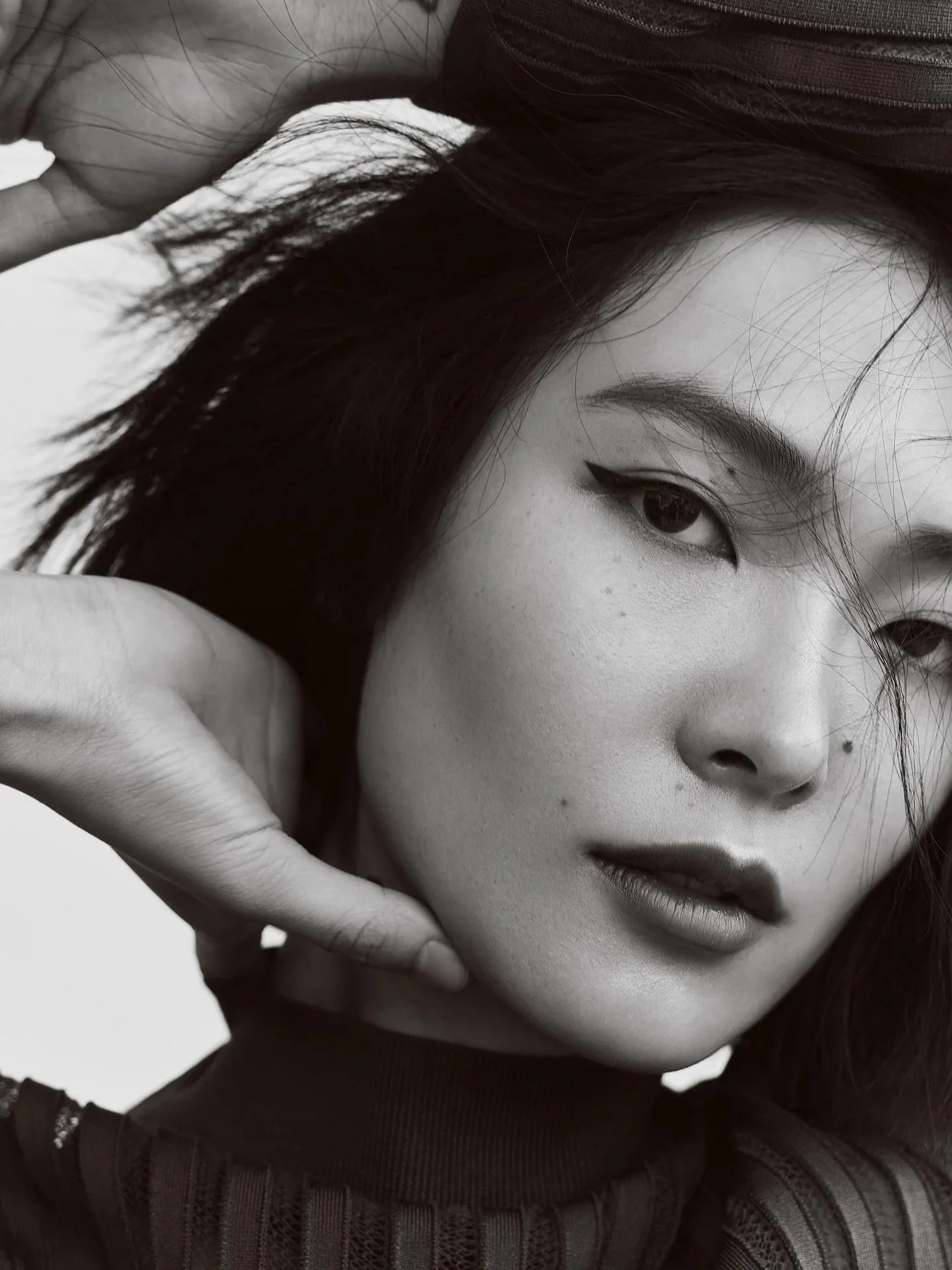 Shoots with miss @jia_ttong never get old. These were from a few years back but remain a favorite in the fashion and beauty folio. Do you have a favorite? ⁣⁣
⁣⁣
Styling by @connie_berg ⁣⁣
Make Up by @misuzumiyake ⁣⁣
Hair by @michaelthomaslollo ⁣
Reto