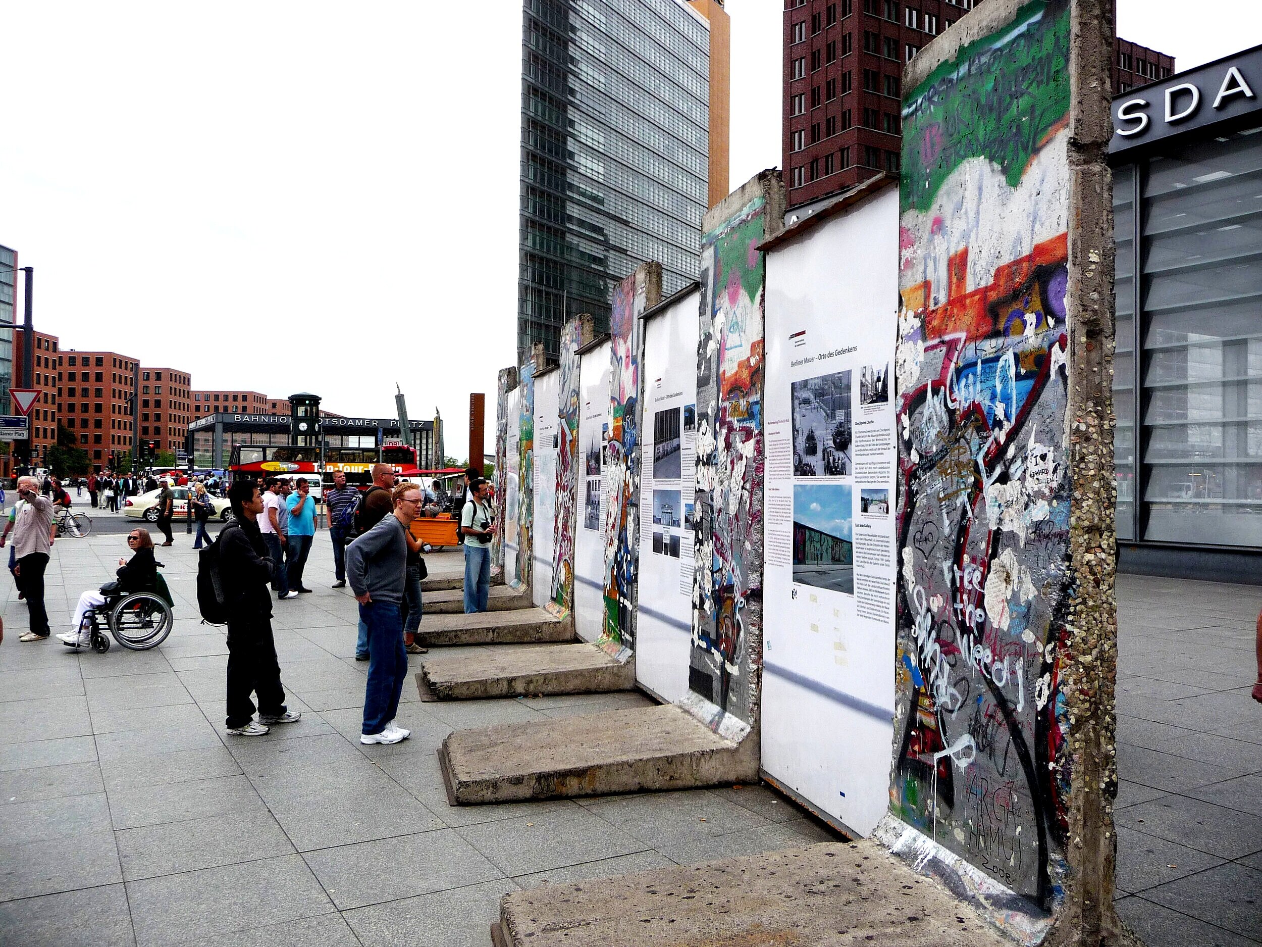 Berlinmur+Potsdamer+Platz+RT.jpg