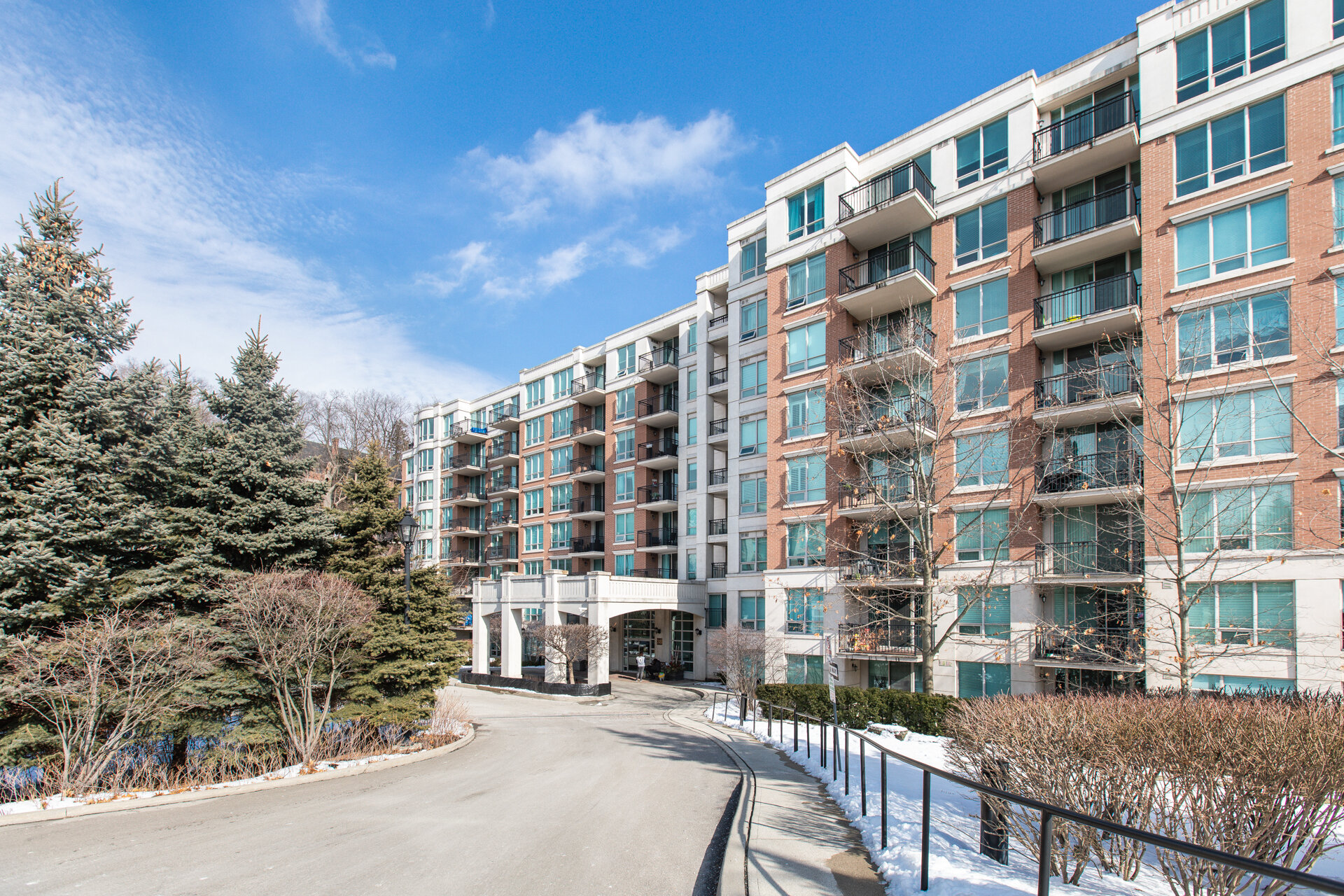 38 William Carson Cres