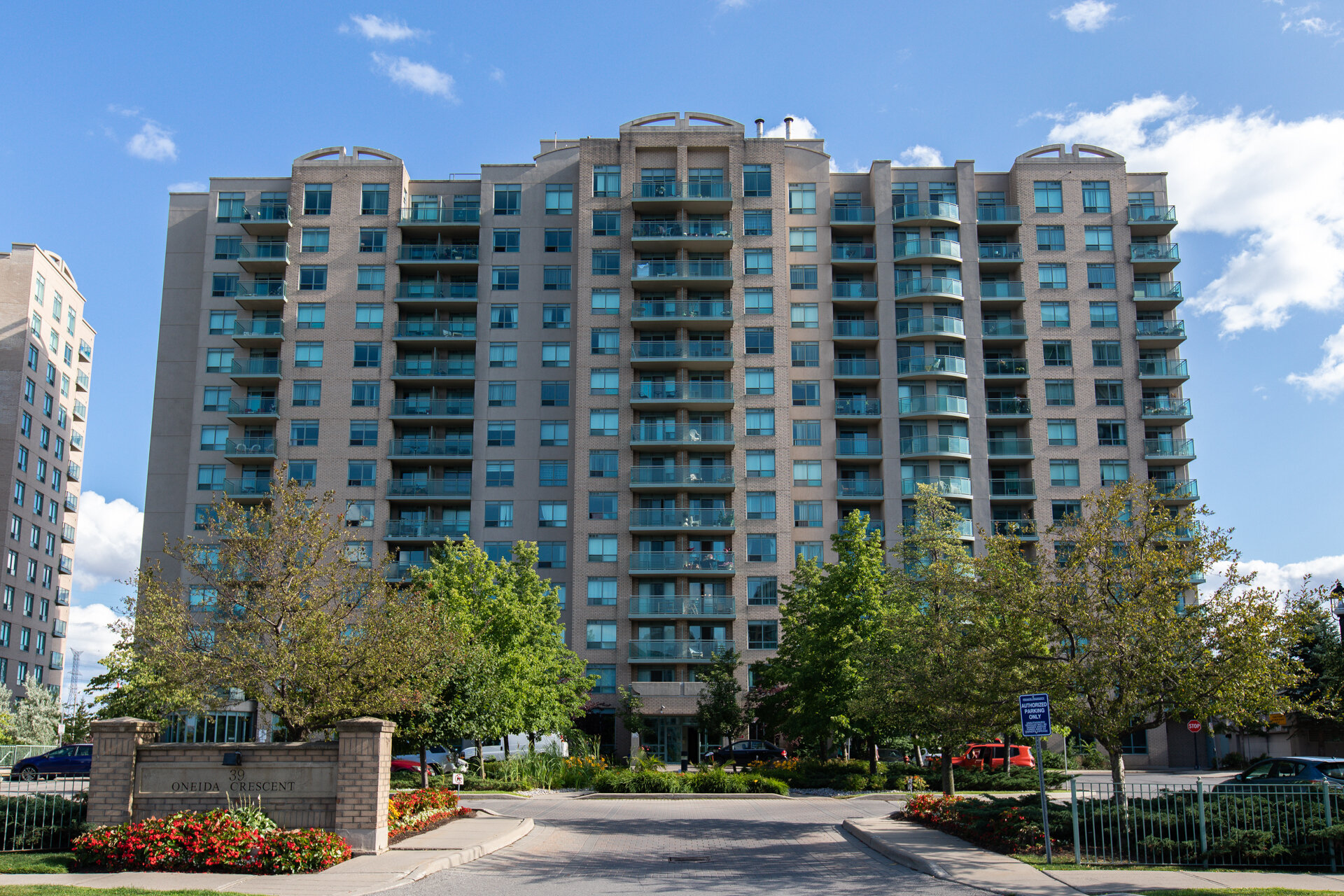 39 Oneida Cres