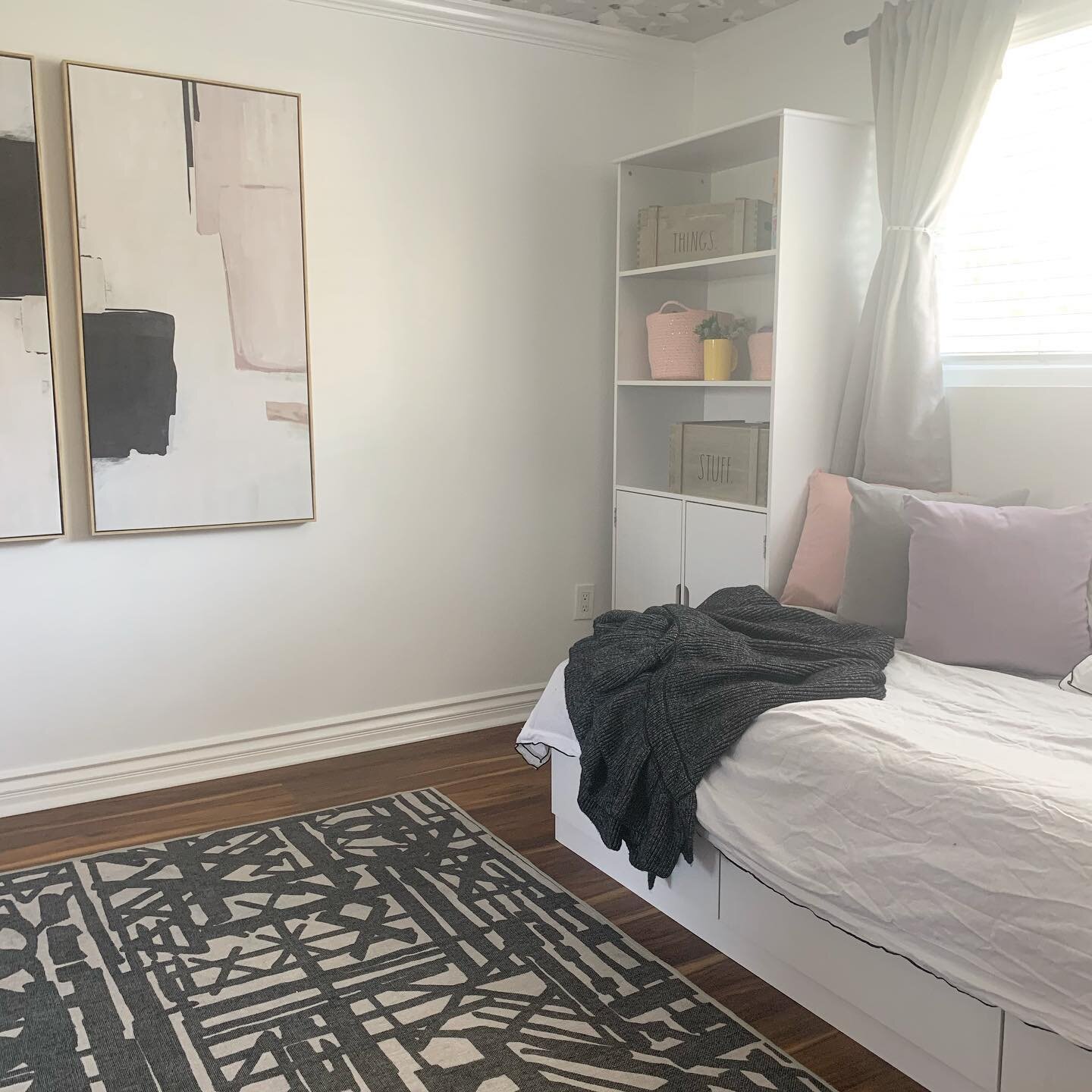 Who doesn&rsquo;t love a good #beforeandafter 
.
.
We&rsquo;re still waiting on a few final touches, but this guest room /play room came a looong way from where we started! Swipe left to see how it looked before we dug in. 
.
.
What do you think of t