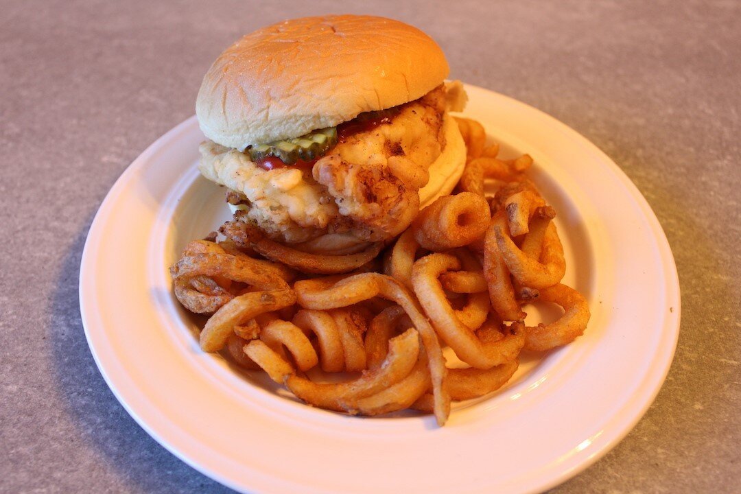 Bread &amp; Butter Fried Chicken Sandwich!
*
Check out the link tree for more info.
*
*
#bellview #friedfood #chicken #pickles #yumm