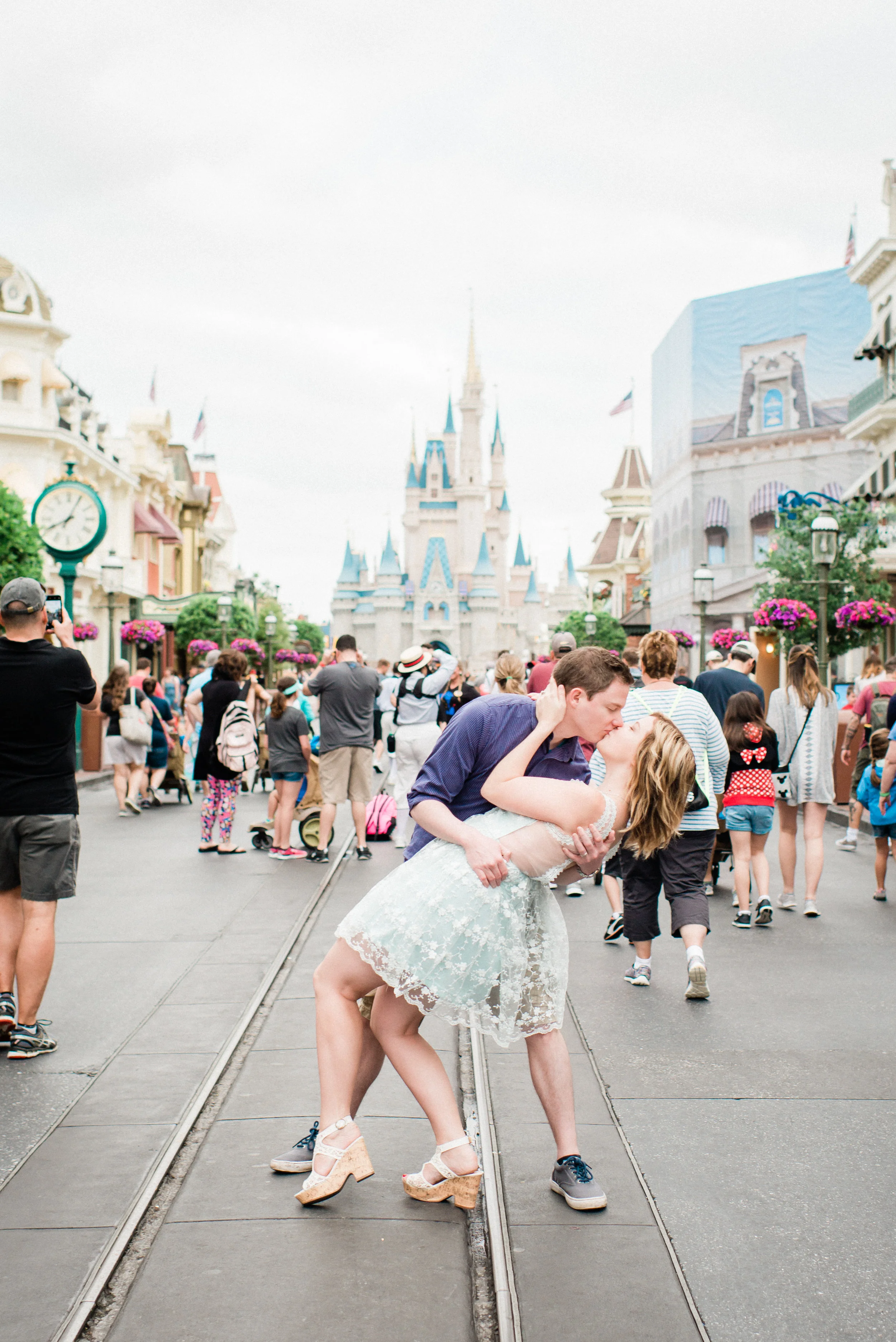 KateTaramykinStudios-Disney-World-Magic-Kingdom-Portraits-KristenDylan-5.jpg