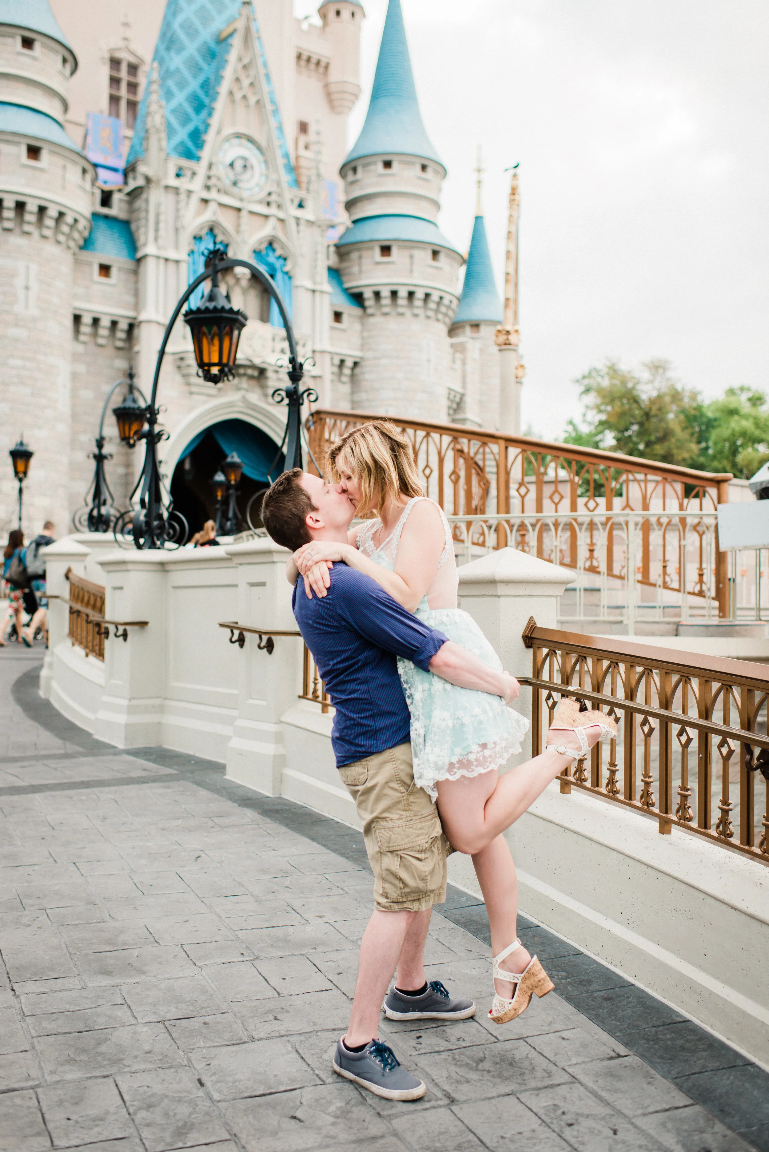KateTaramykinStudios-Disney-World-Magic-Kingdom-Portraits-KristenDylan-17.jpg