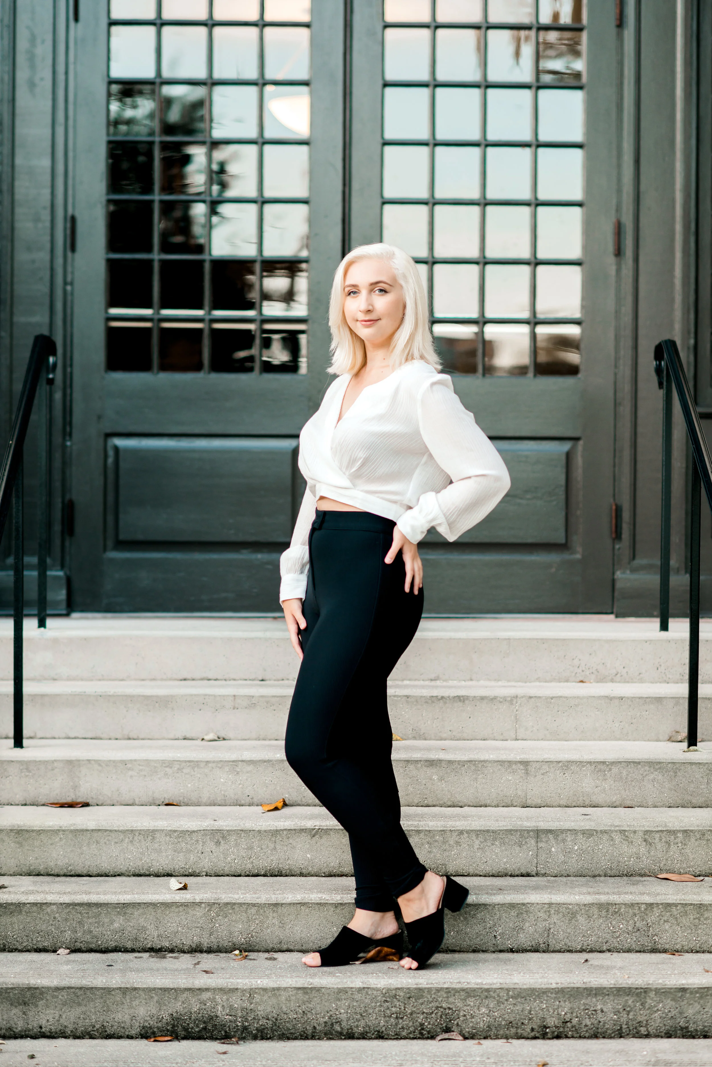 KateTaramykinStudios-Winter-Park-Professional-Headshots-Francesca-6.jpg