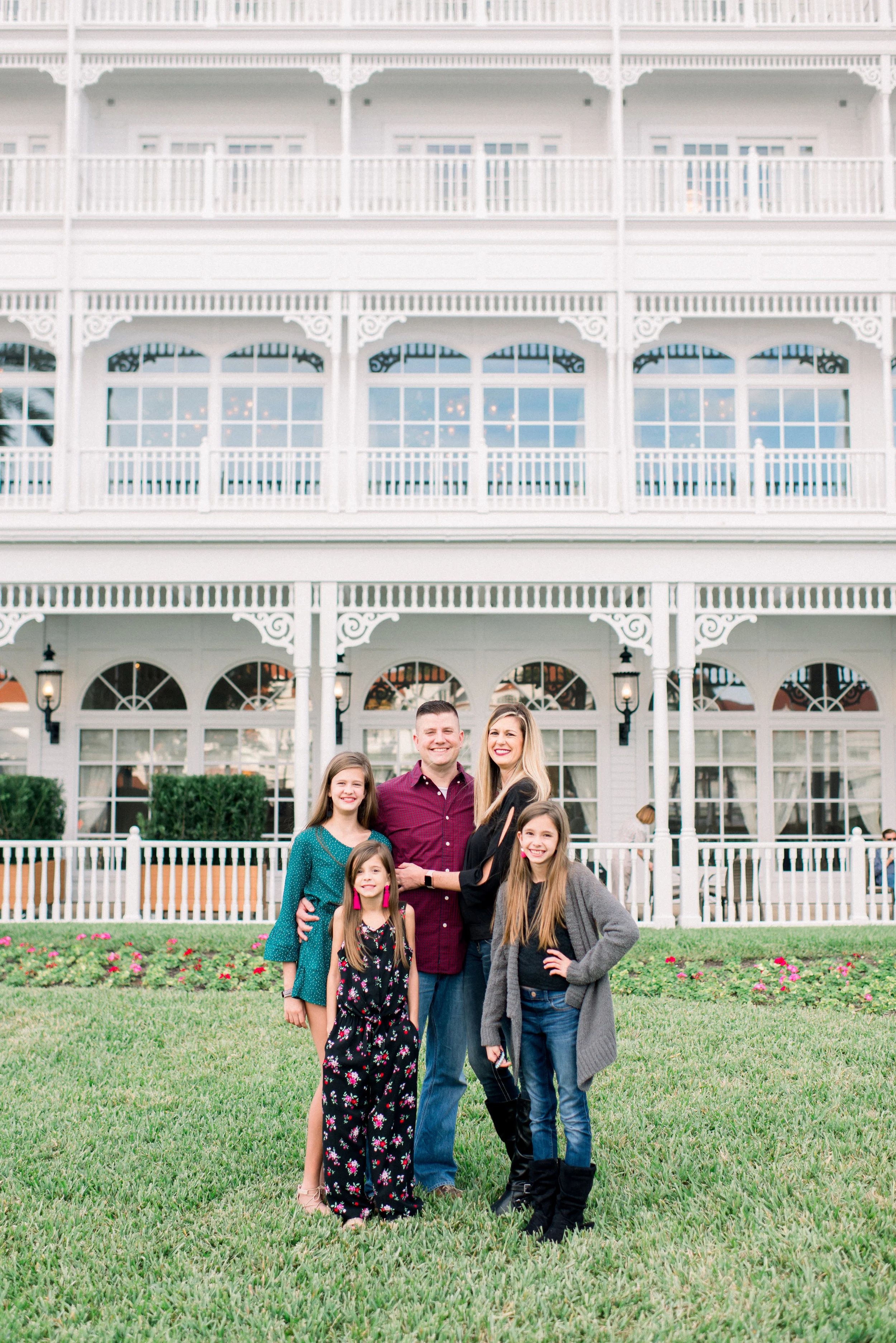 KateTaramykinStudios-Disney-Grand-Floridian-Family-Portraits-Kulwicki-11.jpg