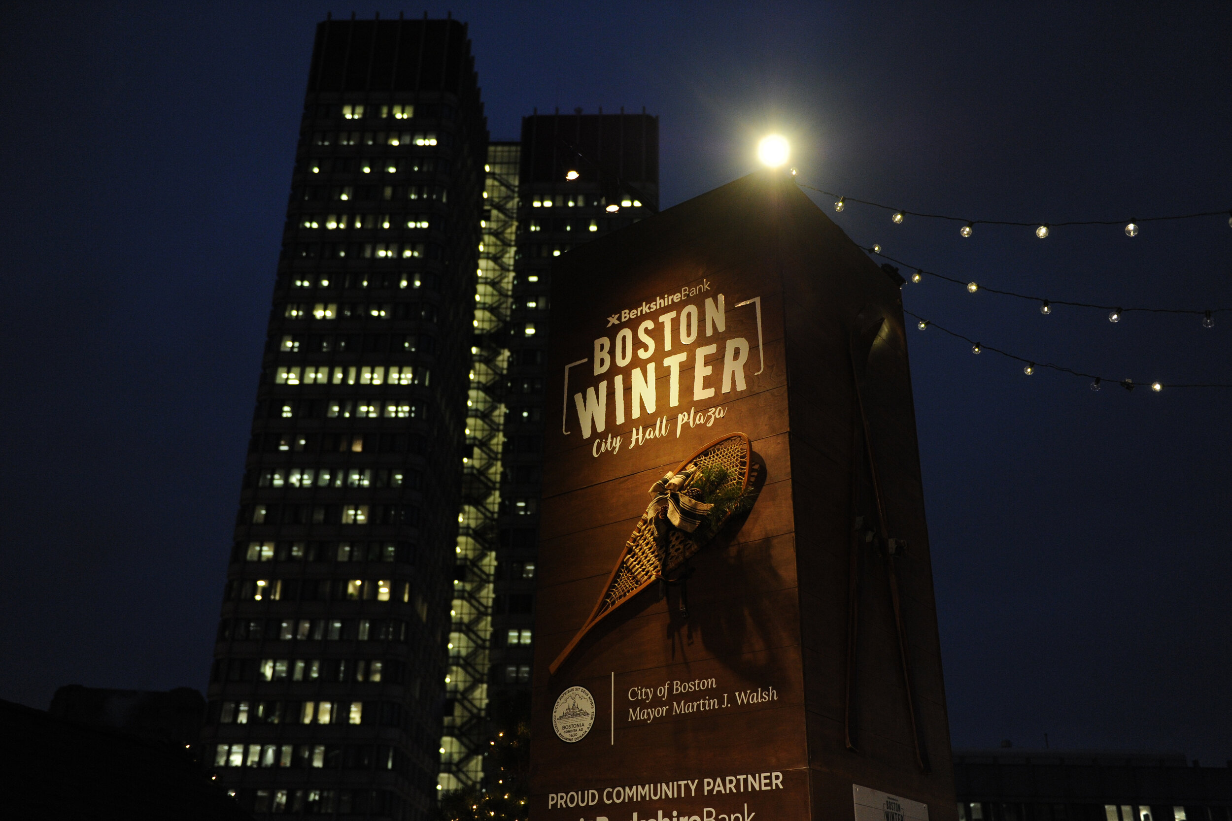 CITY HALL XMASS 12-7-16- 161.jpg