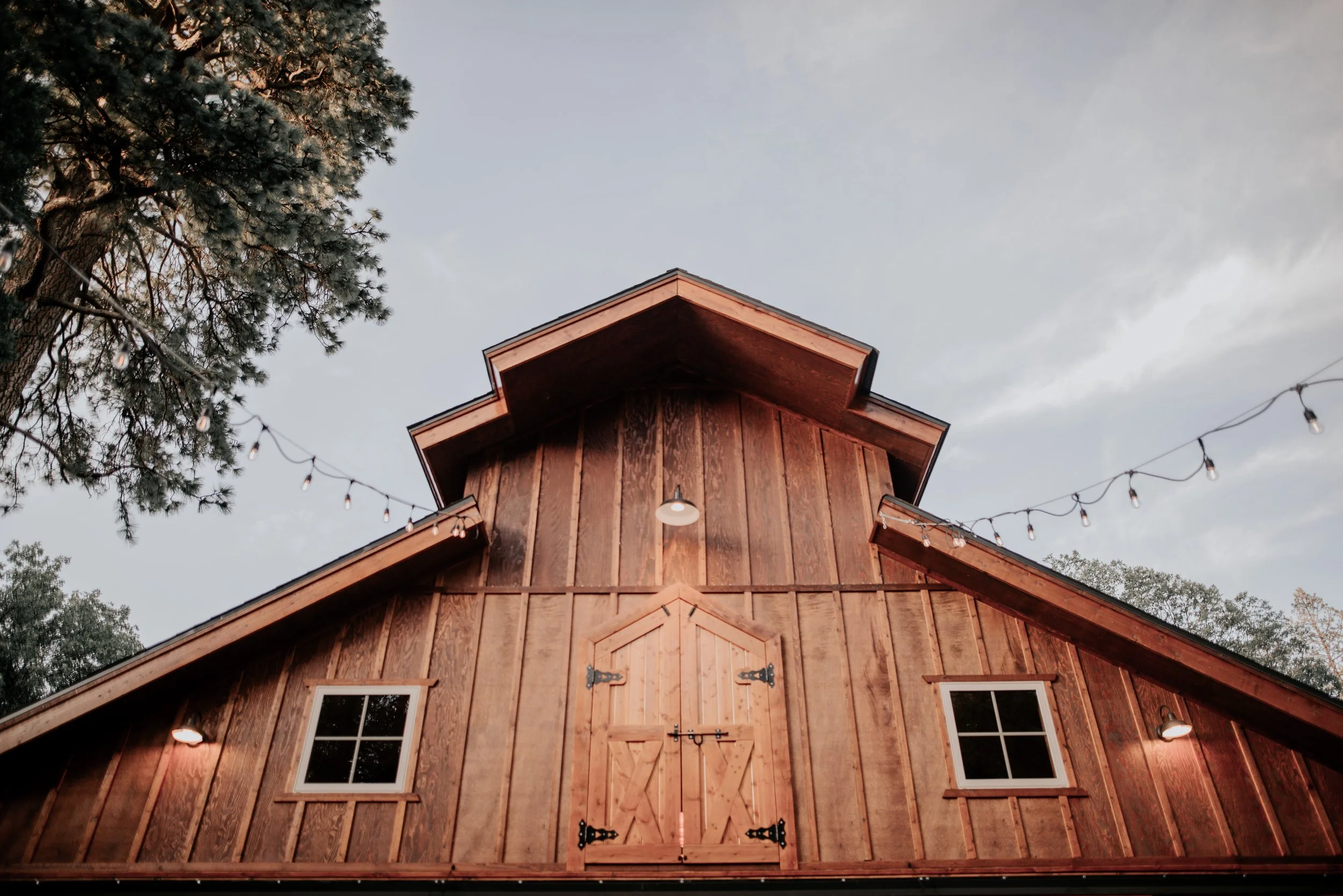 barn wedding venue rustic.jpeg