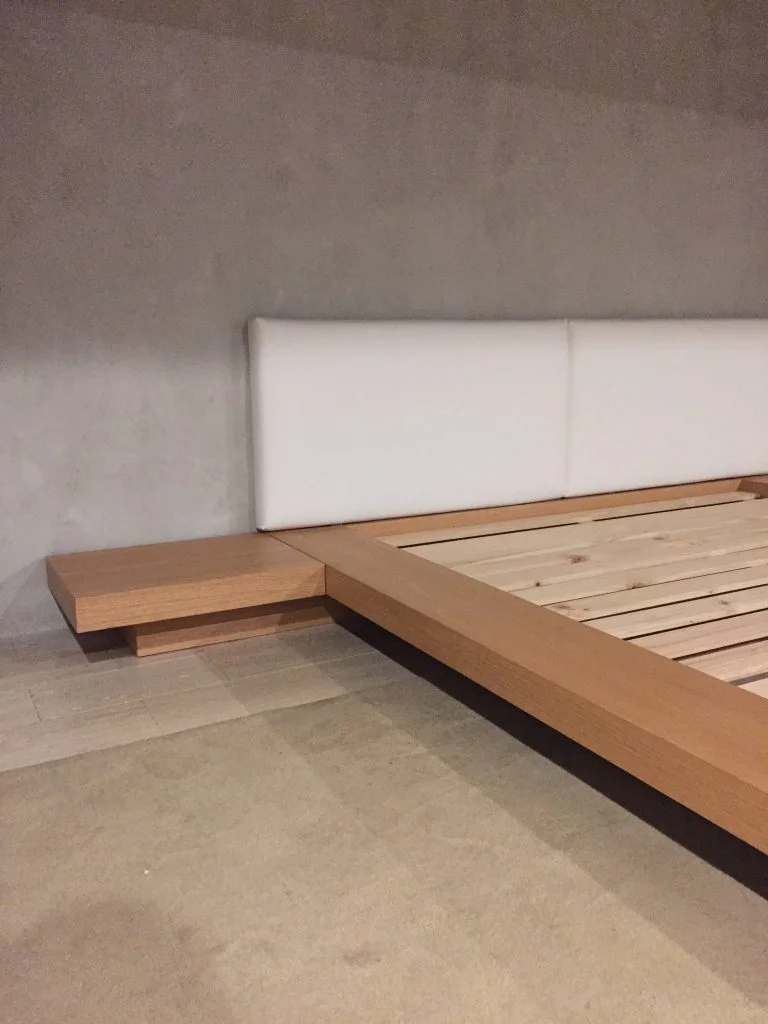 Floating Oak bed