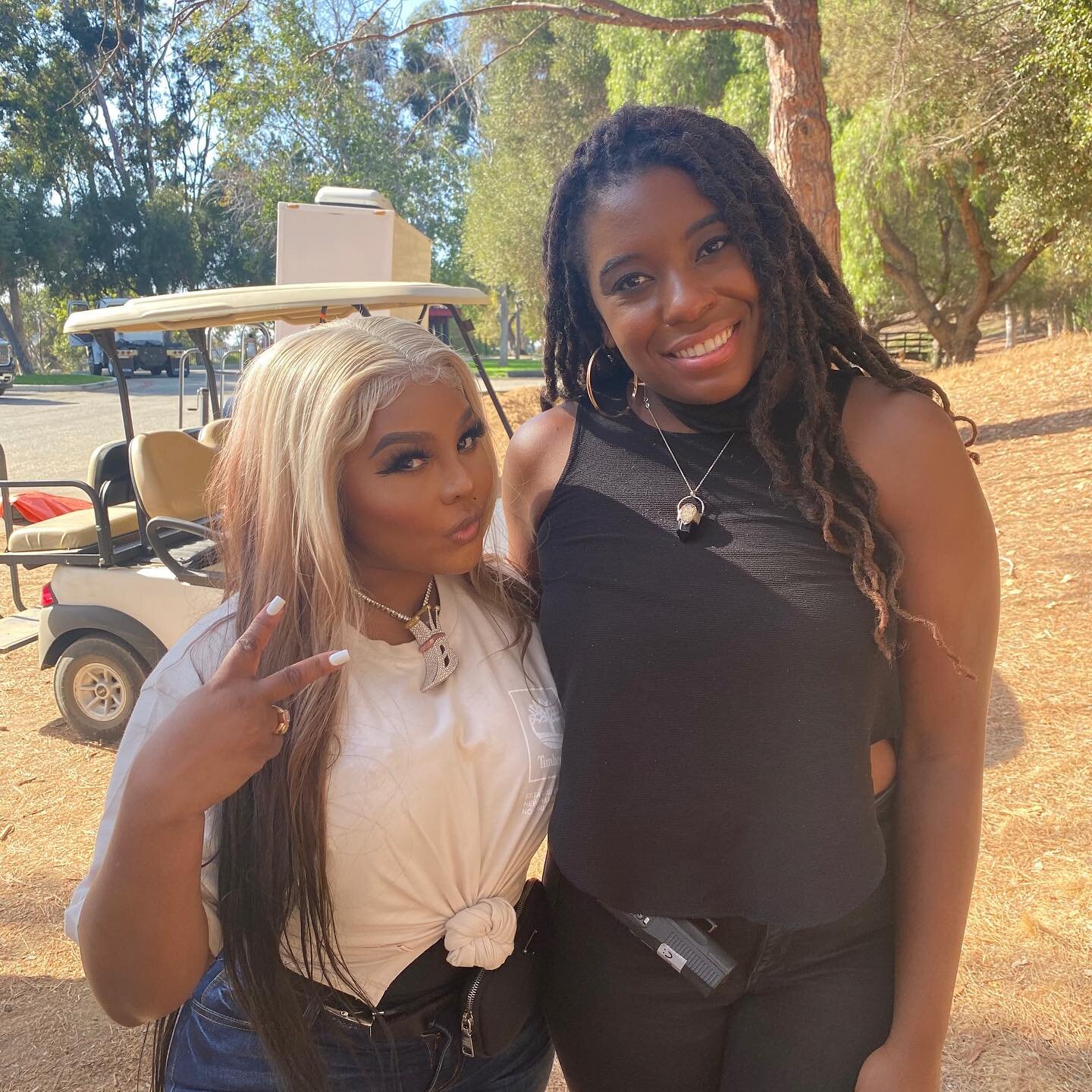 &ldquo;I been gone for a min, now I&rsquo;m back with the jump off&rdquo; -Lil&rsquo;Kim 🎶

https://youtu.be/nteVcsRMsFg

The Queen Bee @lilkimthequeenbee !!!One of the sweetest, most down-to-earth women I&rsquo;ve met in entertainment! From rapping