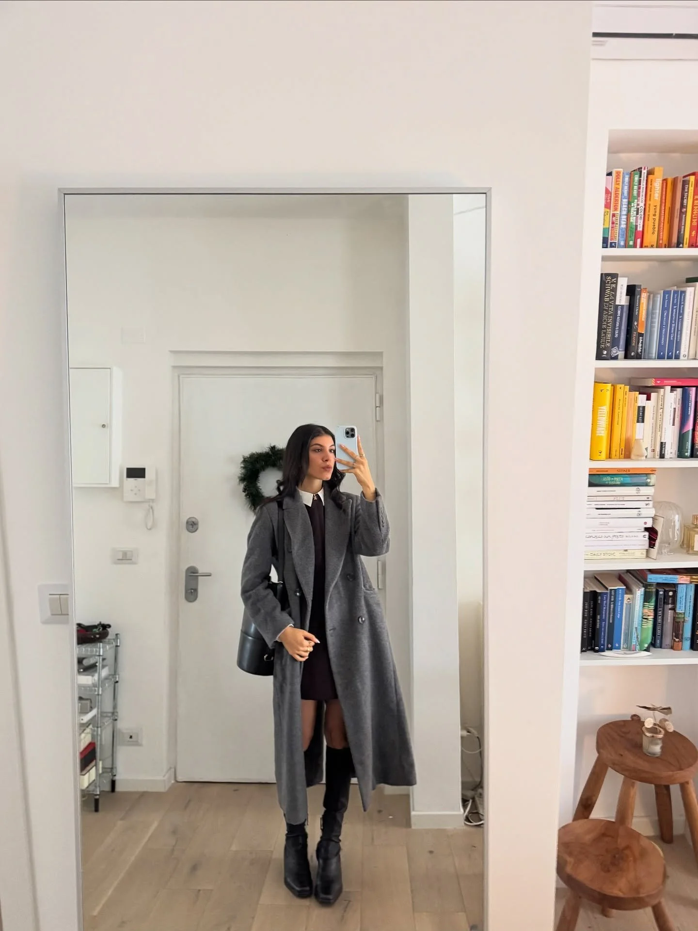 Gli outfit di novembre ✨🍂🍁 non so voi ma questa stagione &egrave; quella in cui mi diverto di pi&ugrave; nell&rsquo;armadio 🥰

#ootd #outfit #falloutfit #interiordesigner #simplelooks #capsulewardrobe #minimalstyle #sezane #sezanelovers #organizat