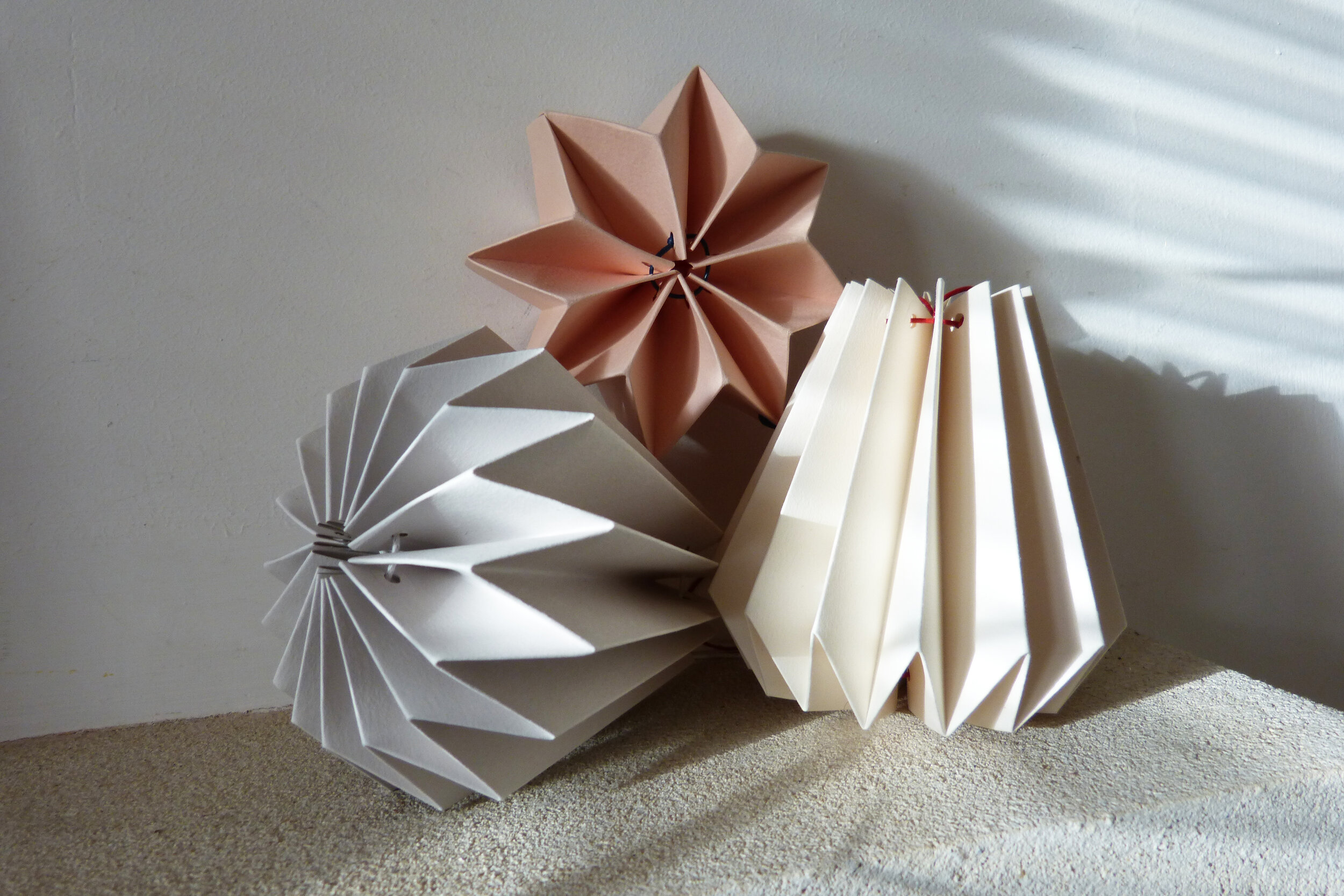 Baubles x3 in pale pink, grey, ivory.