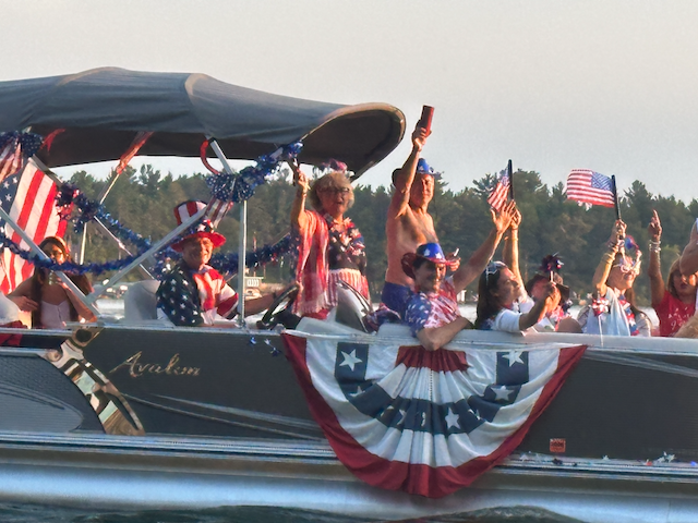 2026_BOATPARADE - 9.png