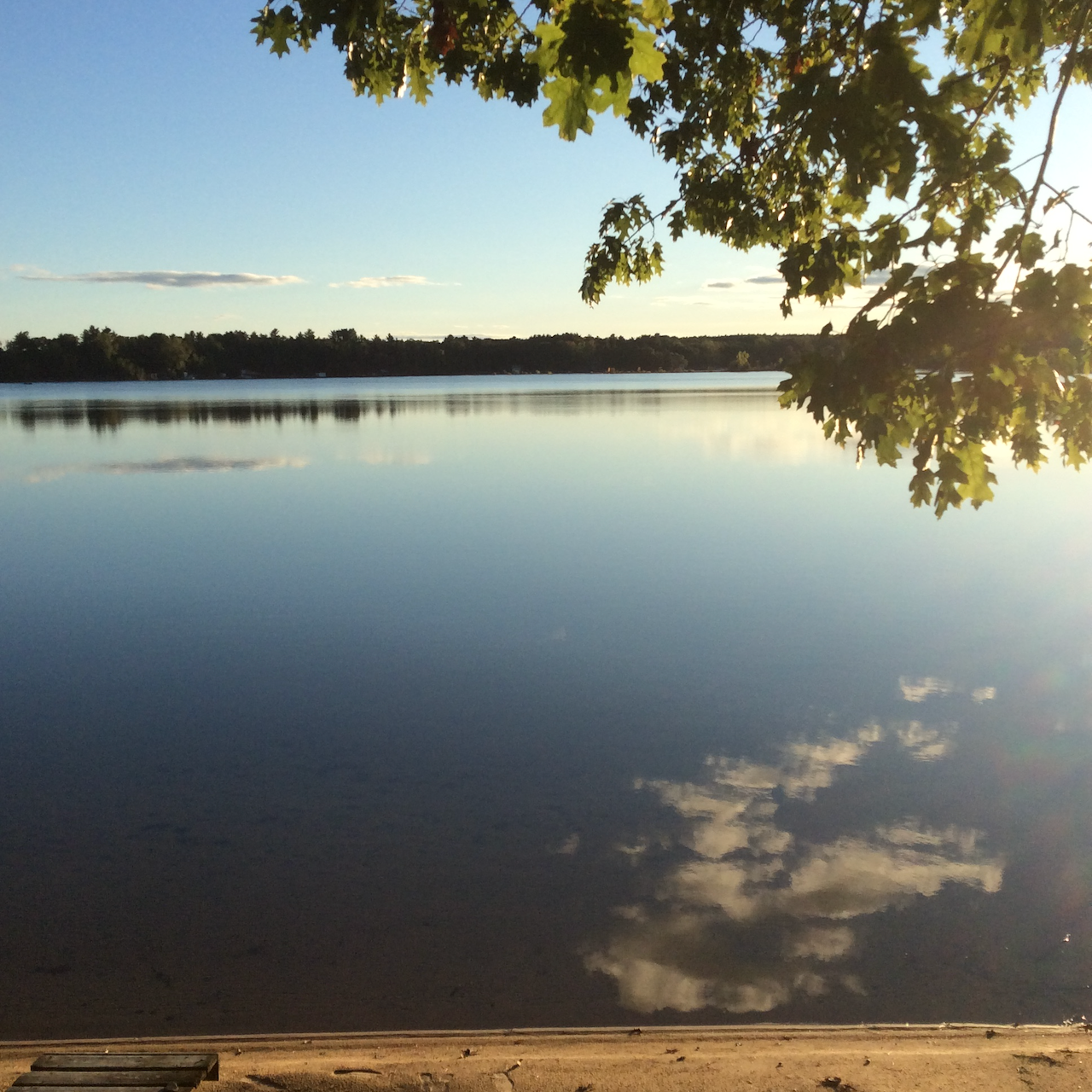lake_clouds_reflected.png