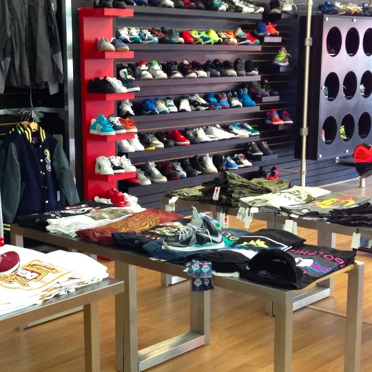 sneaker town 33157