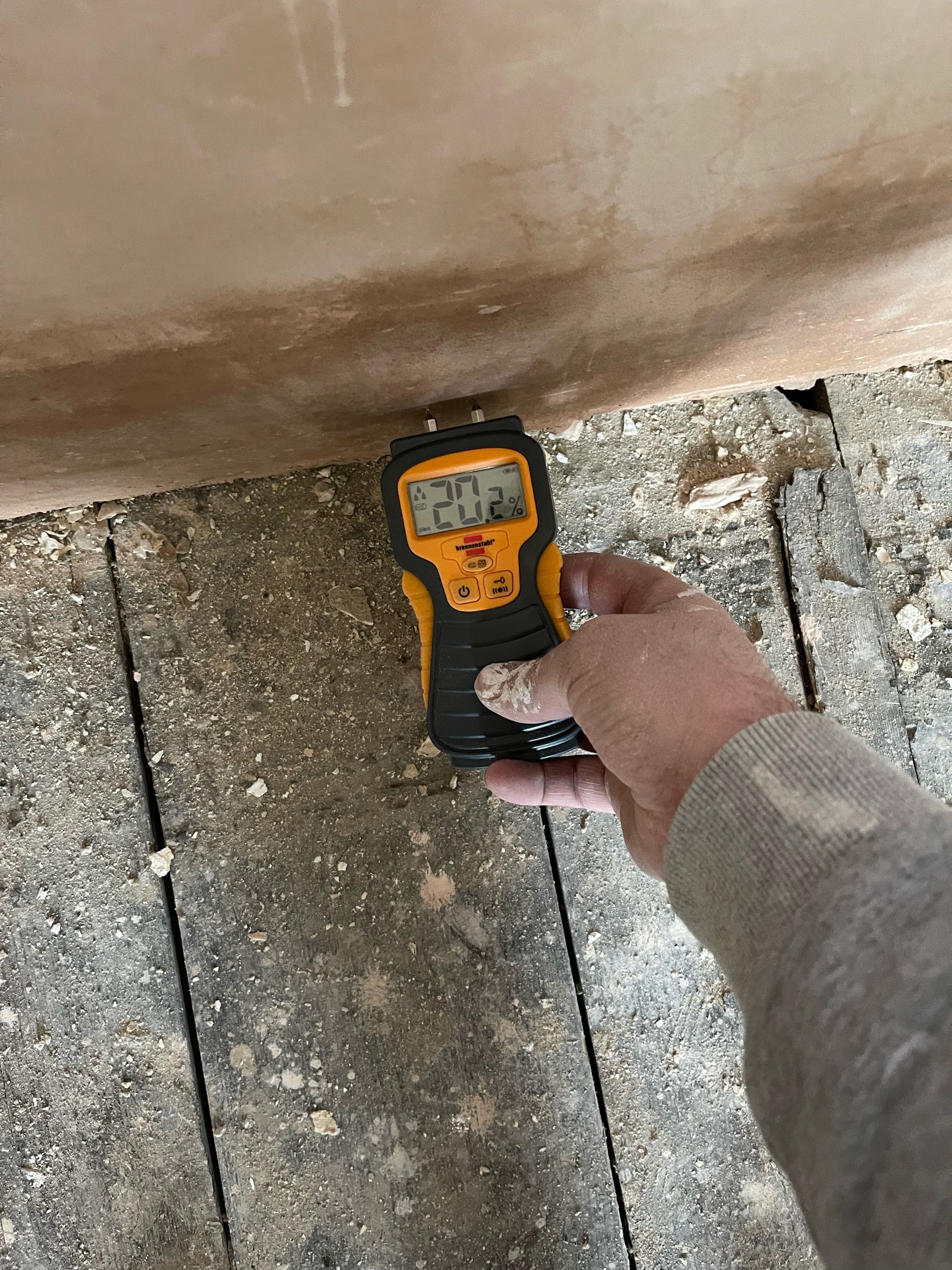 Is my plaster dry yet?