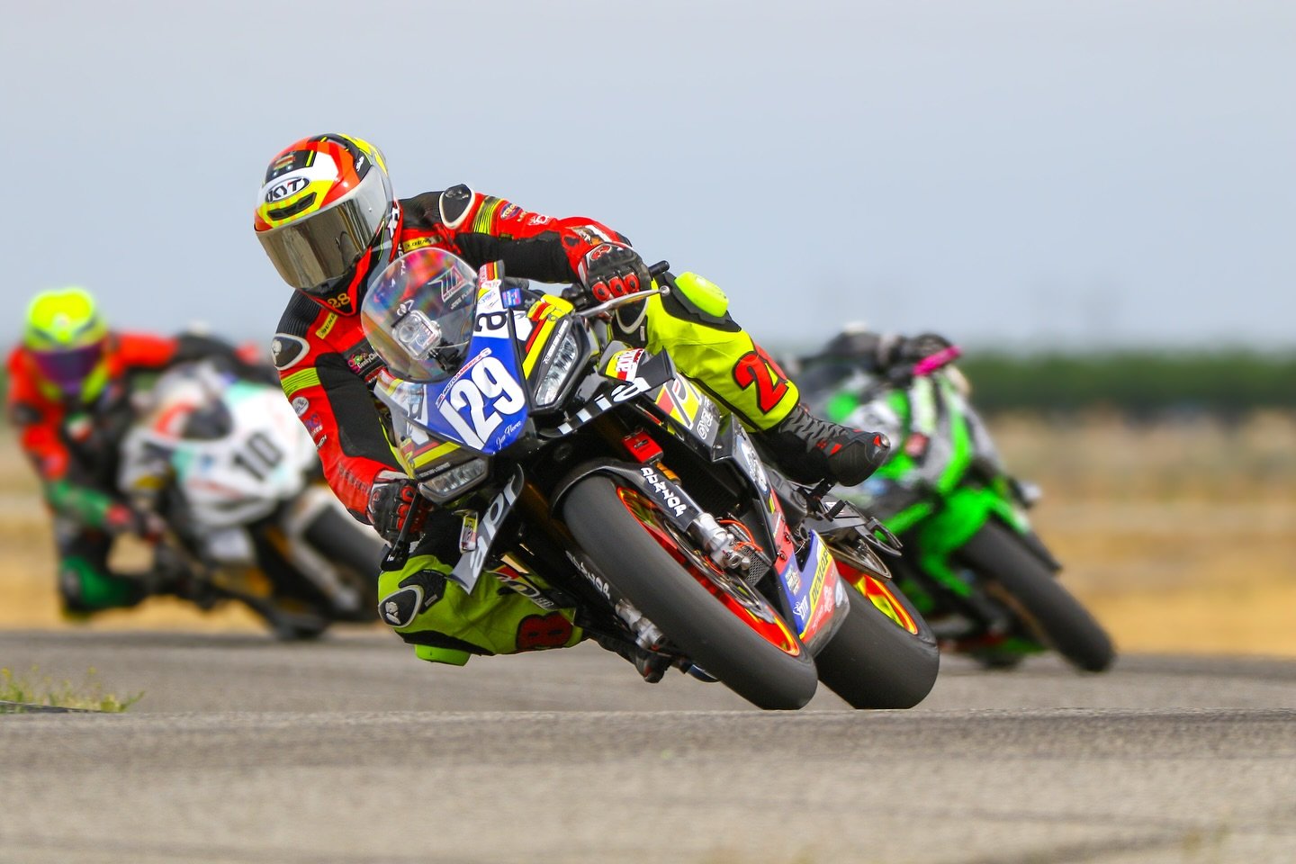 @race_cra Round 3 recap:  Once again, we showed up, conquered the challenges, and achieved success! Buttonwillow certainly needs some serious repairs, and it definitely gave me a workout! I had an intense battle with Mookie and had the pleasure of me